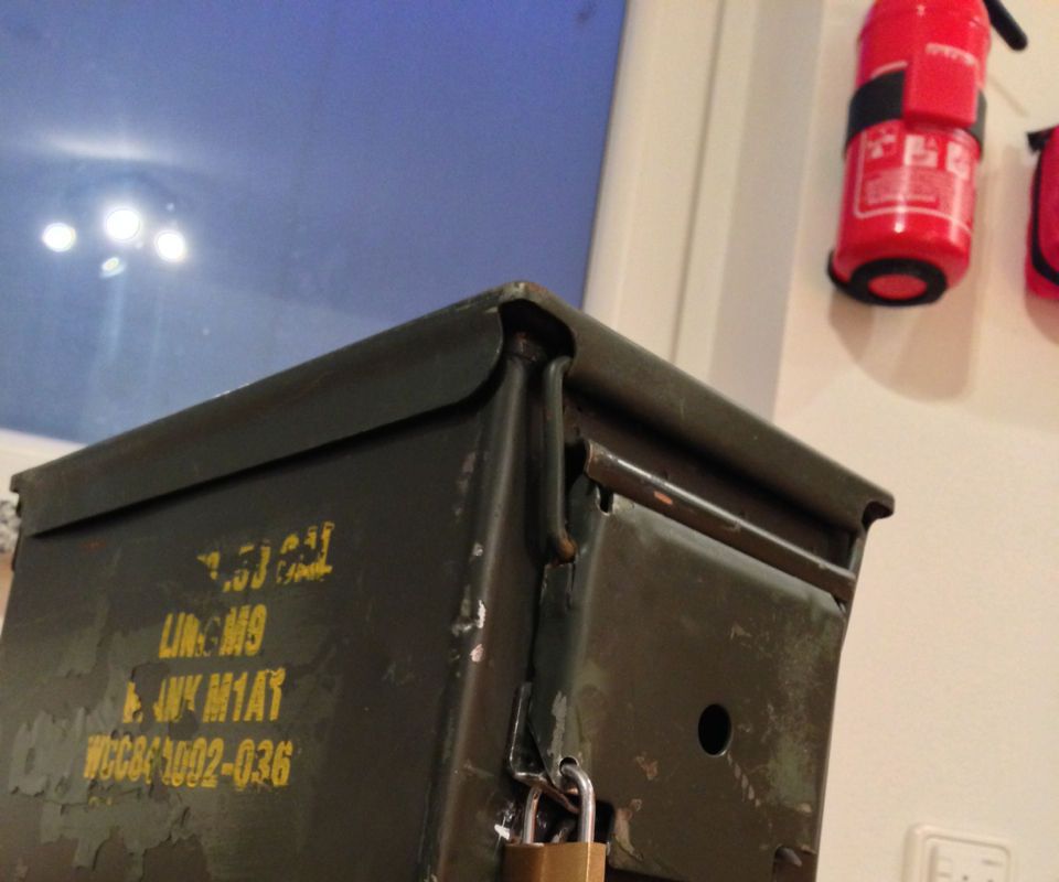 A Quick'n Dirty Way to add a Padlock to your Ammo Tin