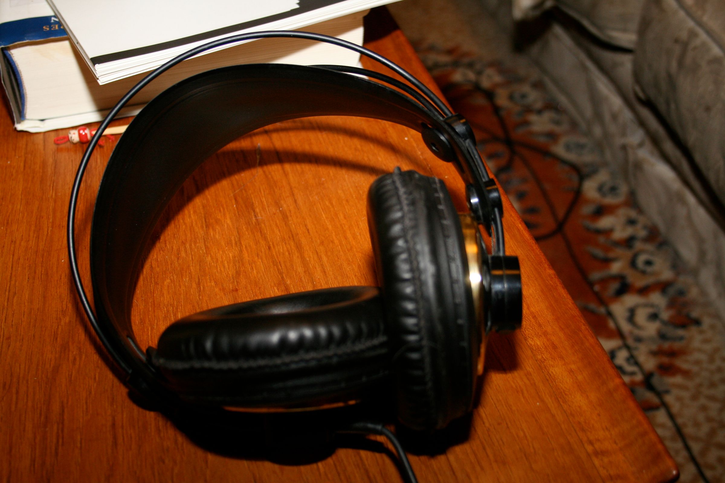 Self-Contained Music Headphones