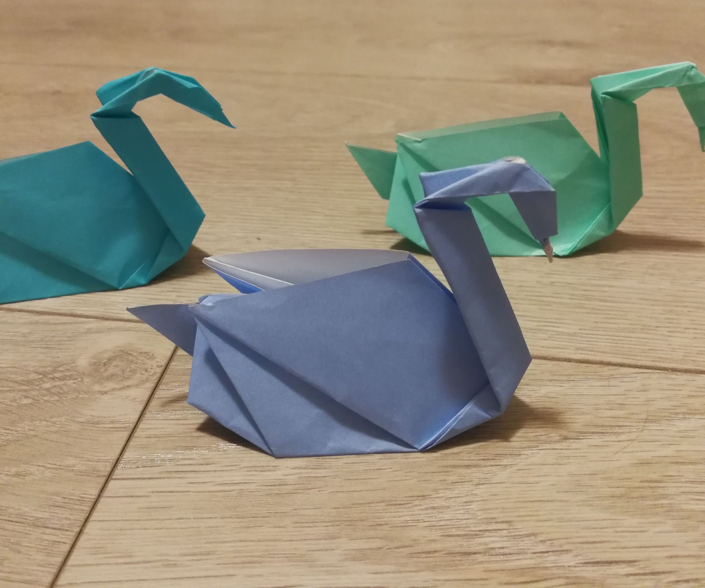 Stephen Weiss' Origami Swan With One Sided Paper
