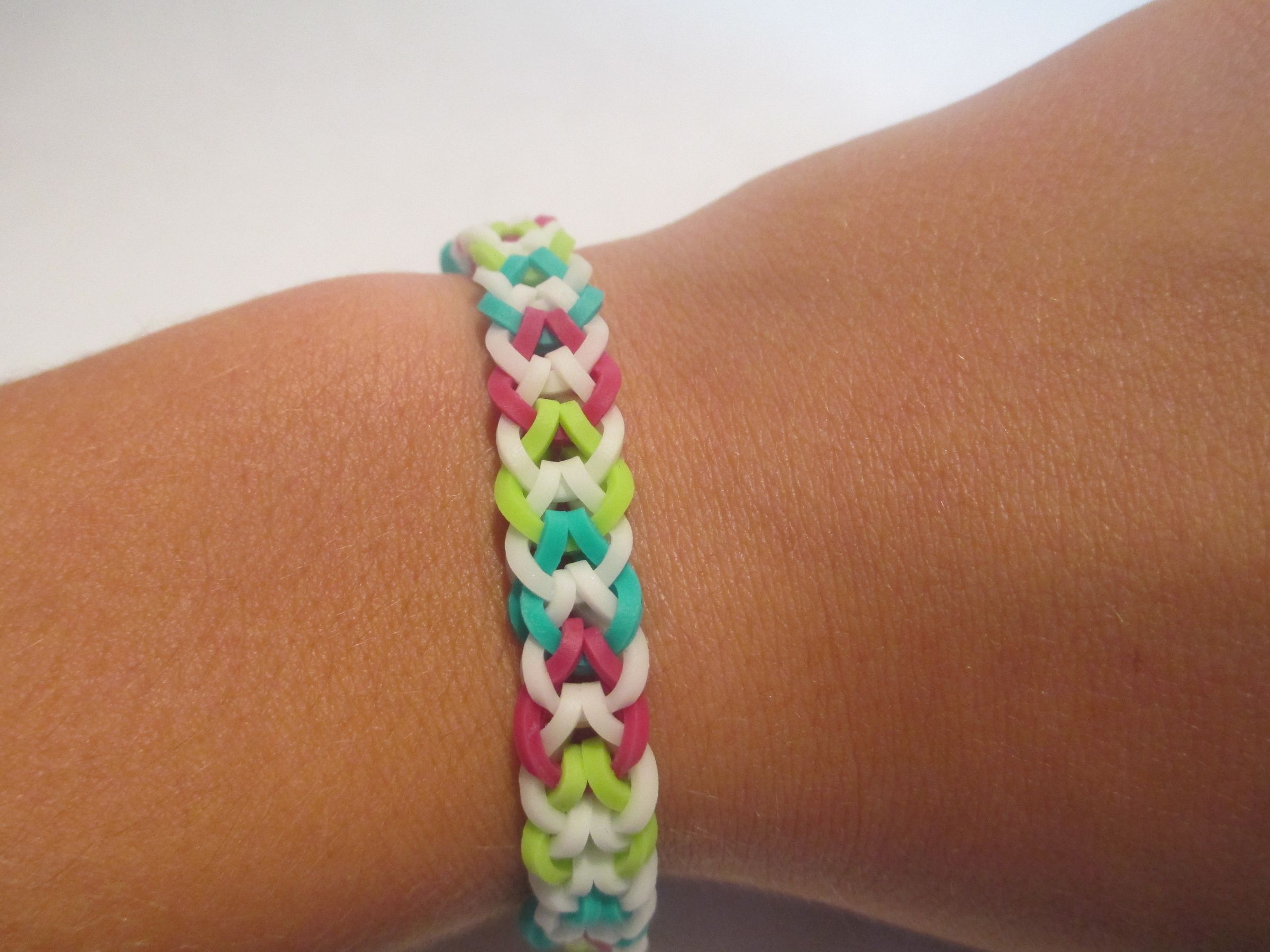 Rainbow Loom Inverted Fish Tail Bracelet : 14 Steps (with Pictures ...