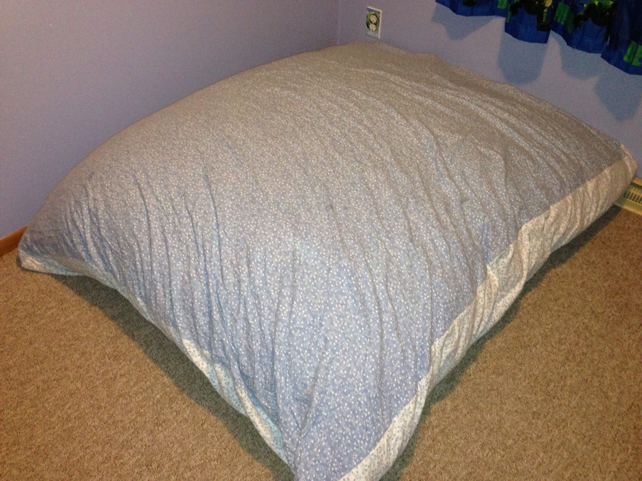 Create a Cloud Nine Like Crash Pad With Removable Cover