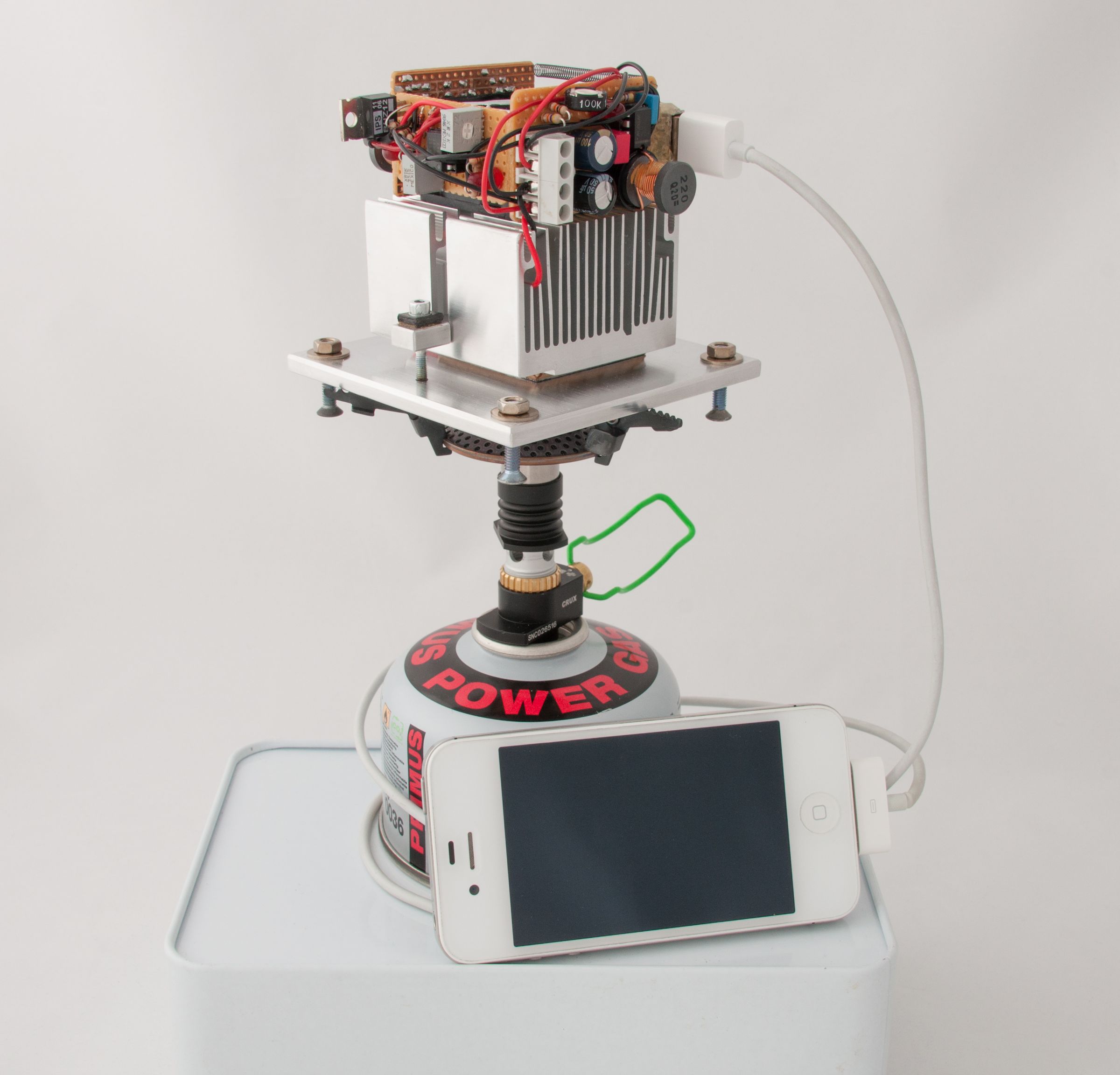 Smartphone Charger Powered by Fire
