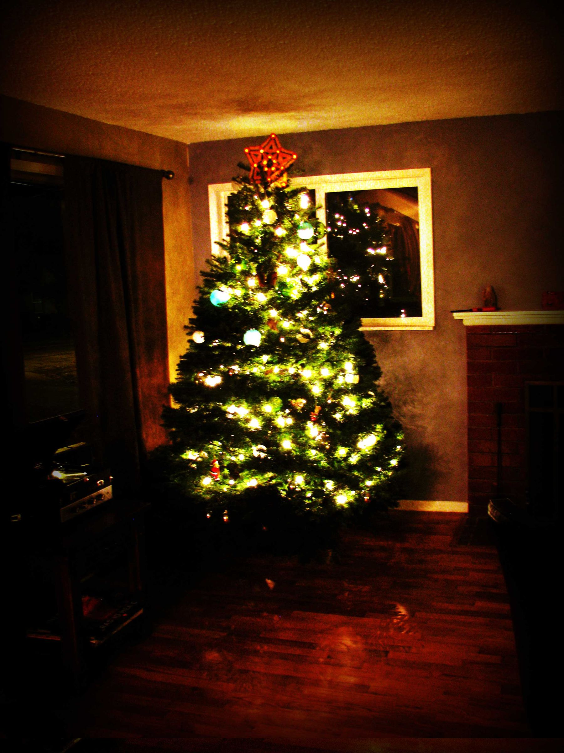 LED Star Tree Topper and Method for Attaining Same.