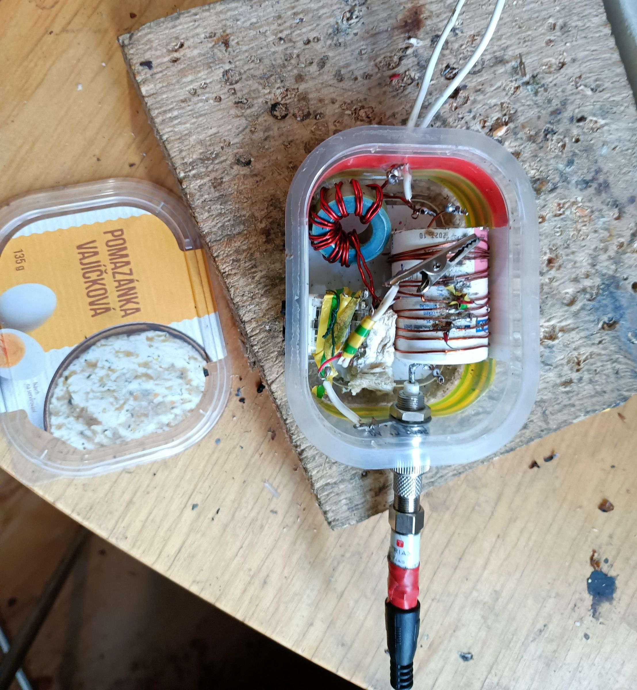 Antenna Tuning Circuit for Listening to Shortwave Radio