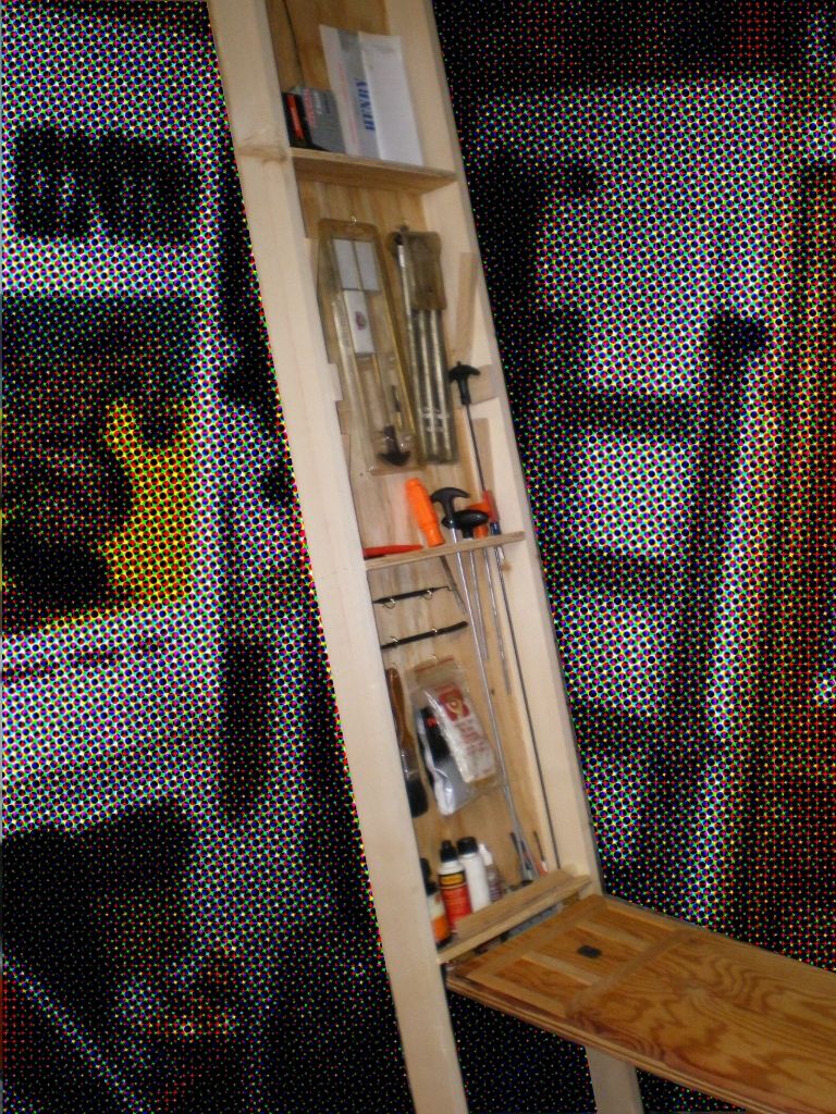 A Pull-down Gun Cleaning Table