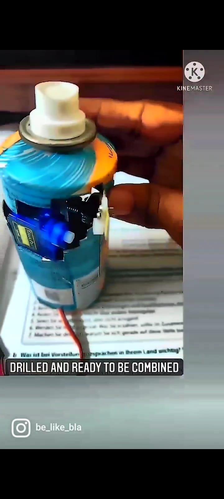 Joining Two Parts With a Servo