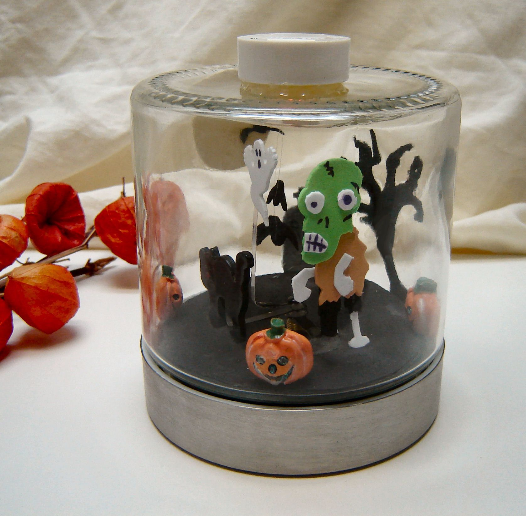 Halloween Diorama Clock