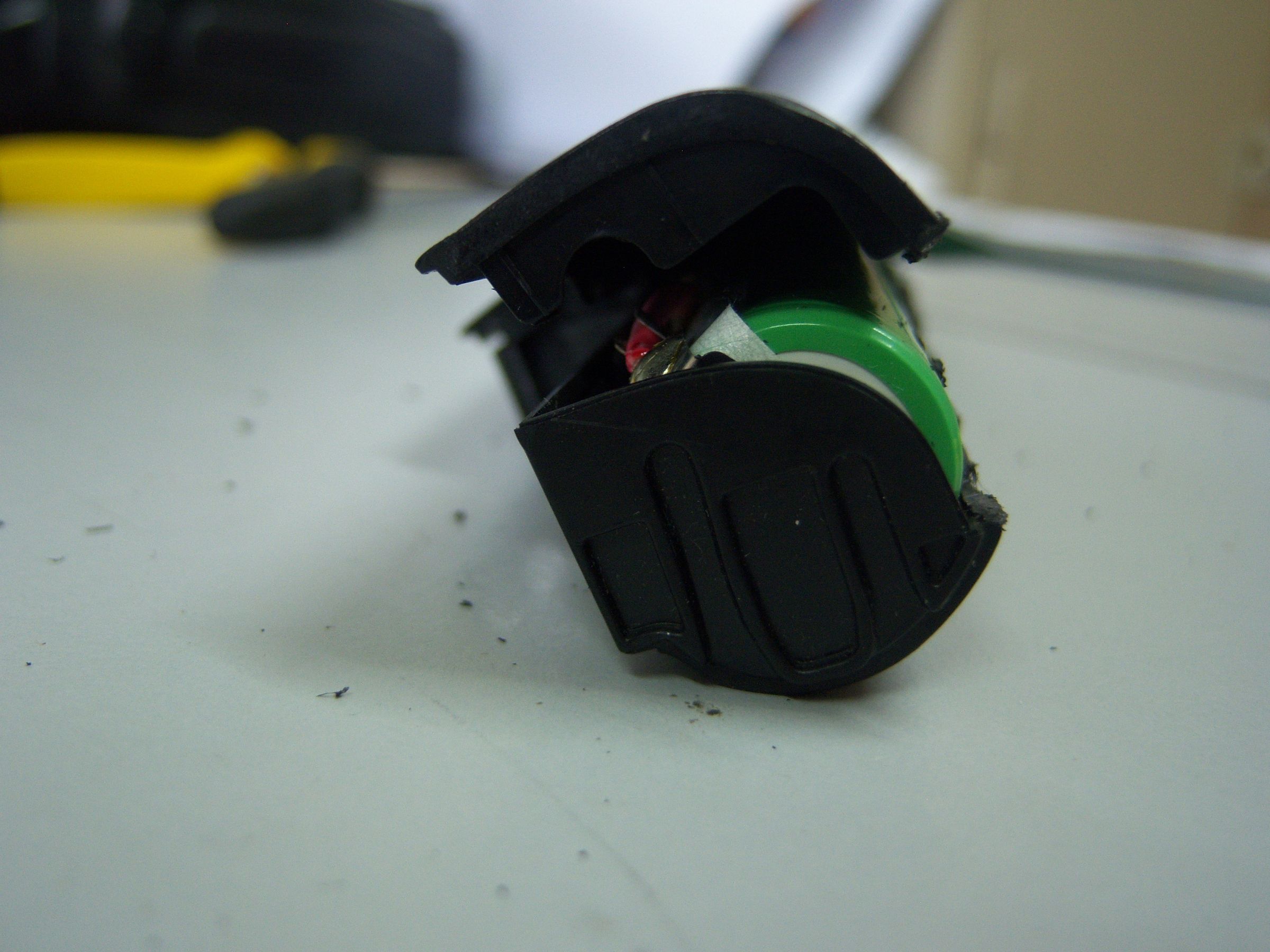 Salvage Lithium Ion Batteries From Laptop Batteries 5 Steps