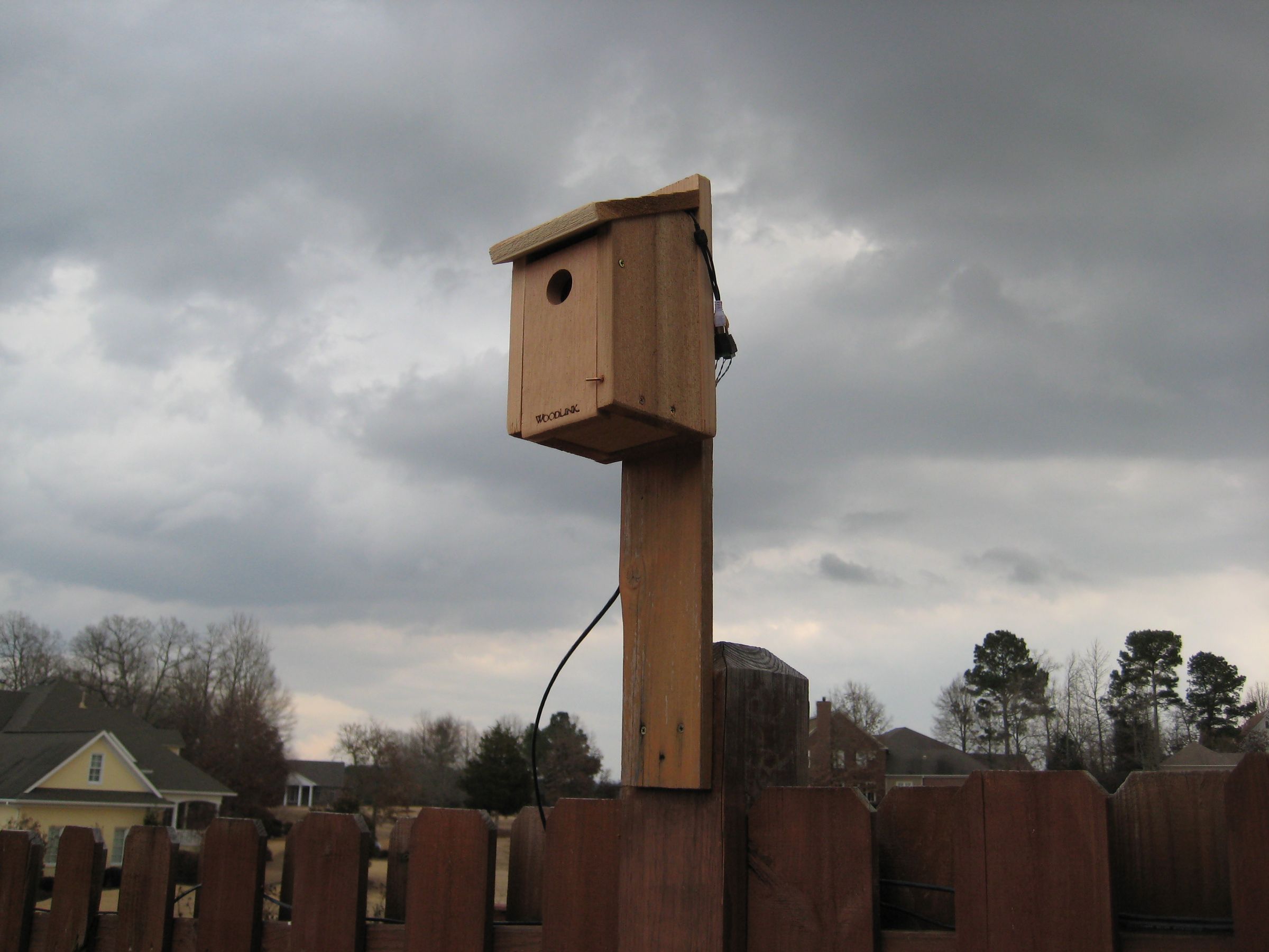Installing an Infrared Spy Camera Inside a Birdhouse 9 Steps