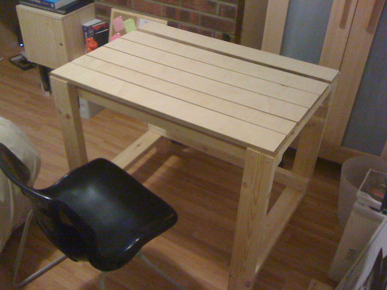 Build Your Own Desk, for Under 20 (30) 4 Steps Instructables