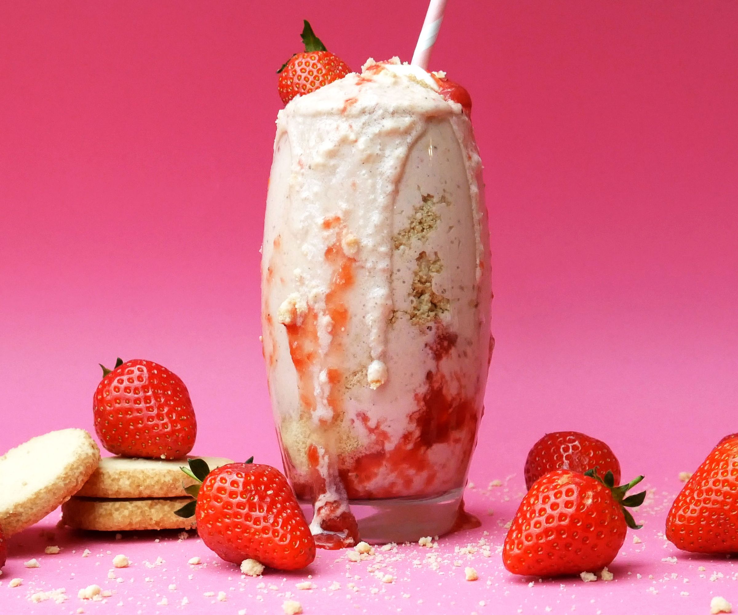 ULTIMATE STRAWBERRY SHORTCAKE MILKSHAKE