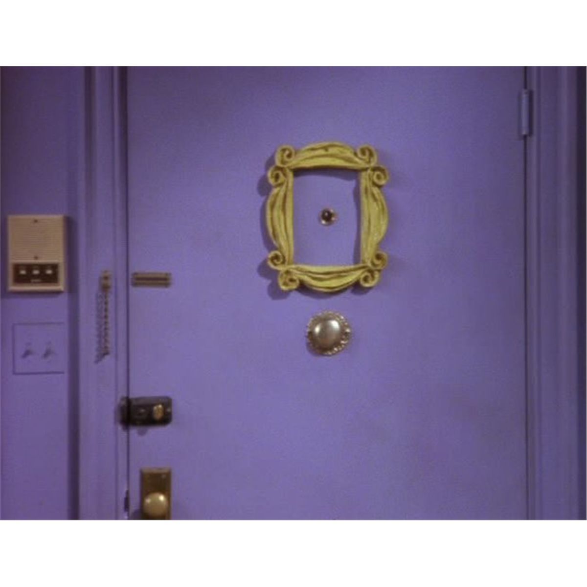 Monicas Peephole Frame - F.R.I.E.N.D.S