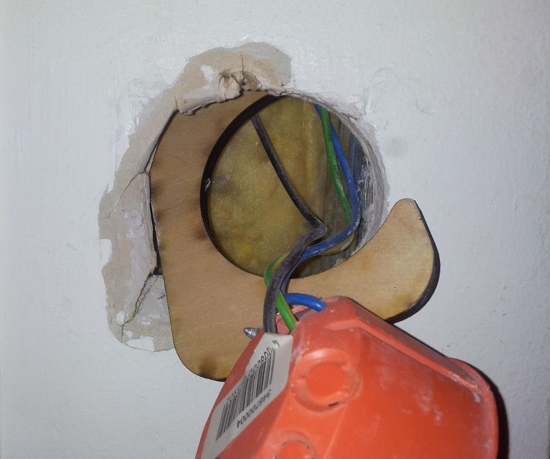 Cavity Wall's Socket Repair (SocketCncFix)