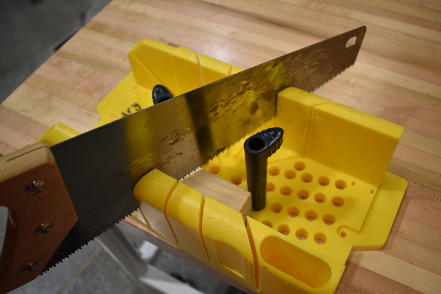 Deluxe clamping miter box Clearance
