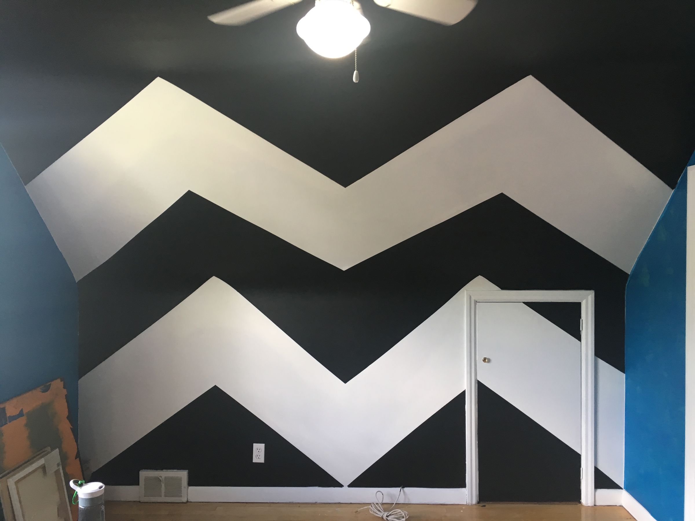 Painting a Chevron Pattern on Sloped Ceilings/Walls 5 Steps (with