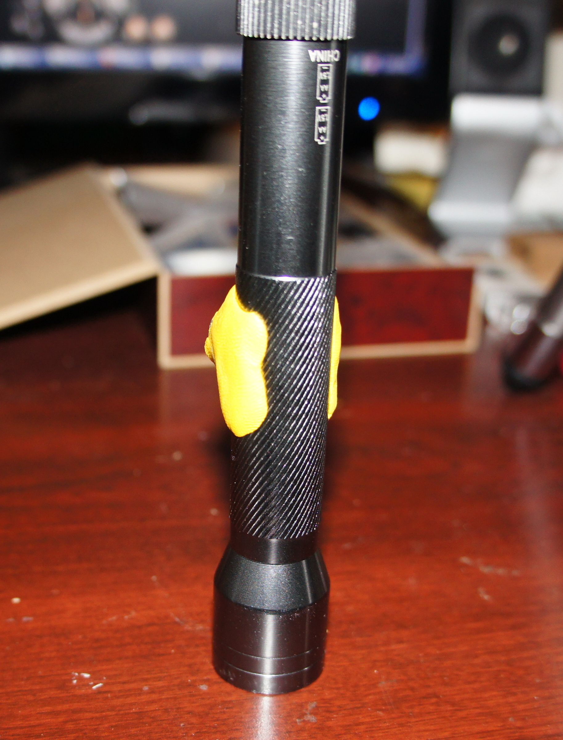 Making an Adjustable Flashlight Stand With Sugru Instructables