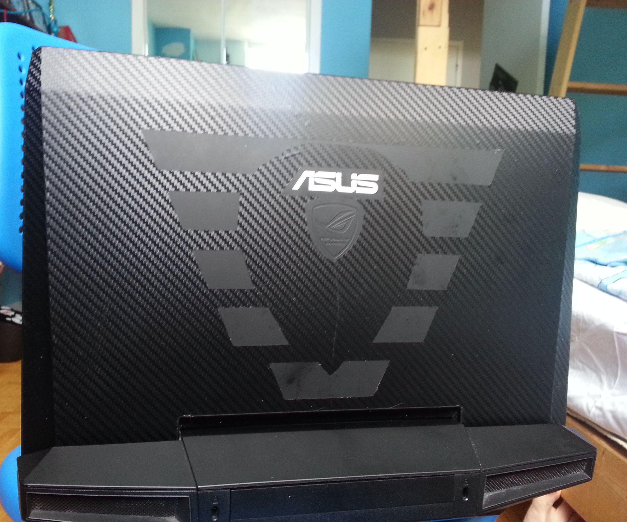 Asus Laptop Logo From 3d Carbon Fiber Sticker