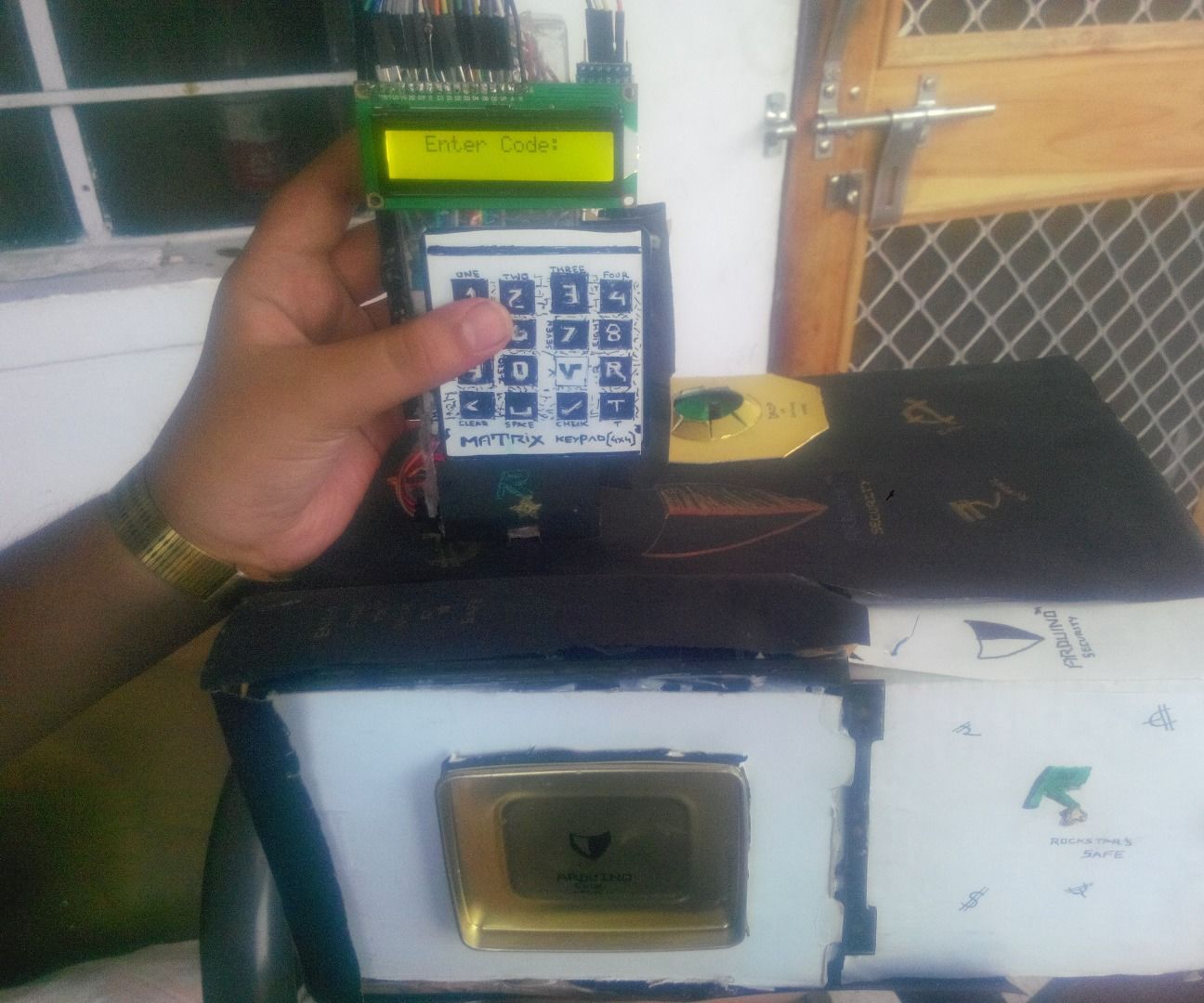 Arduino Safe Without Any Servo or Motor Shield
