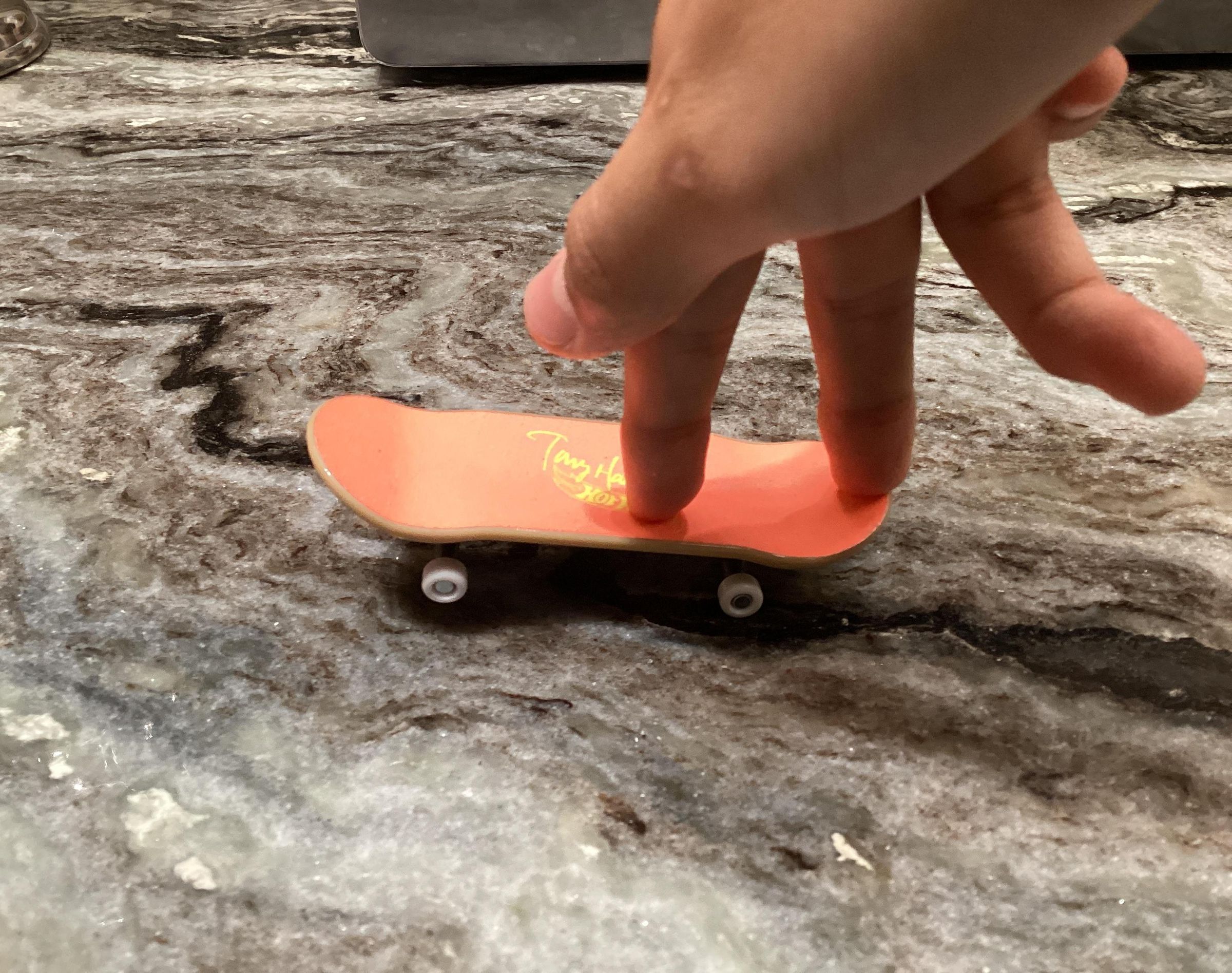 How to Shuv-it on a Fingerboard