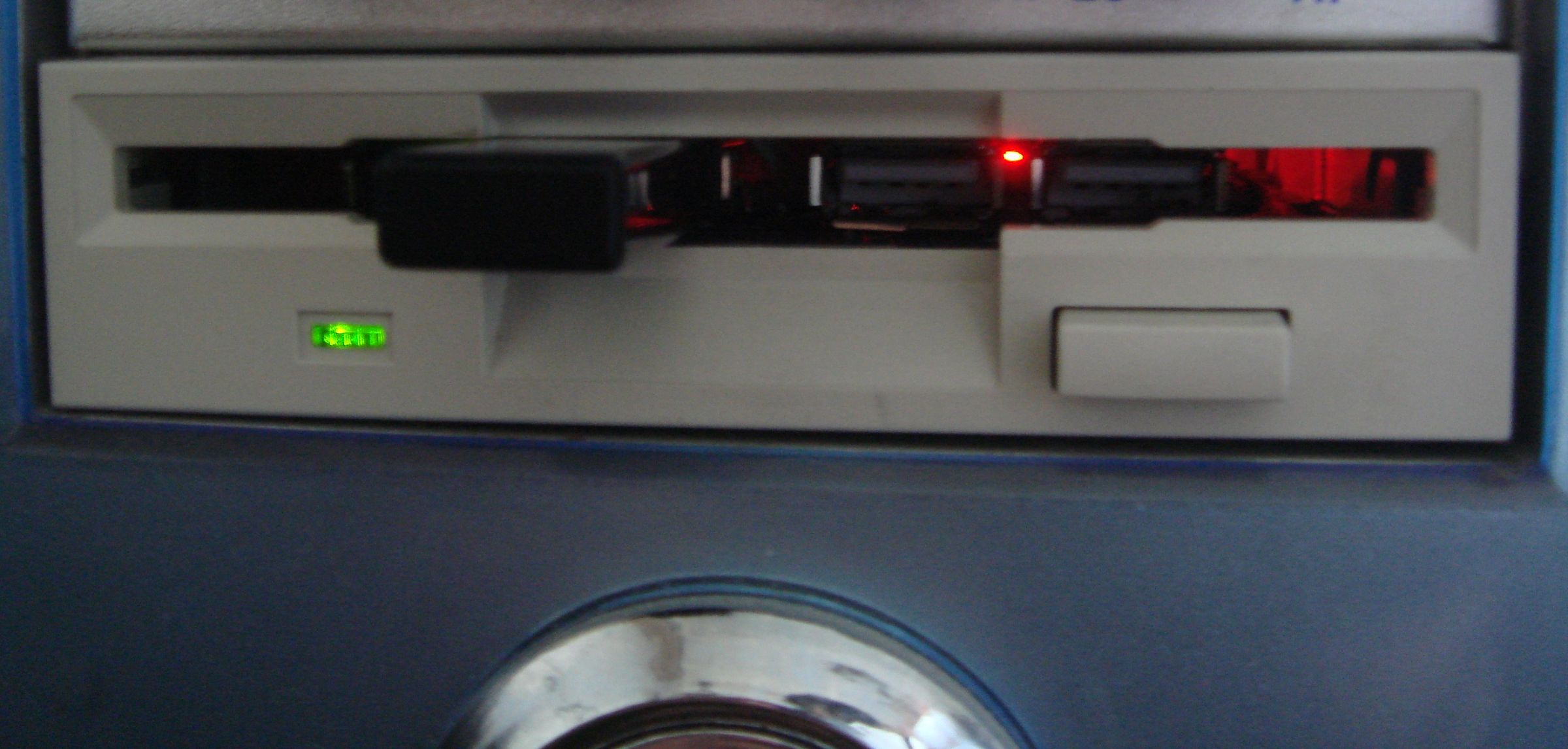 Floppy USB + Hidden Secret Drive