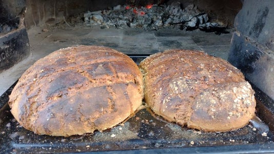 Cooking in a Wood Fired Oven 5 - Baking Bread and Pies
