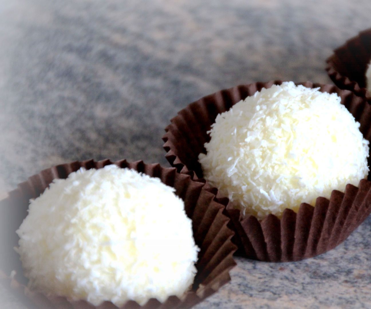 Homemade Coconut Raffaello Balls