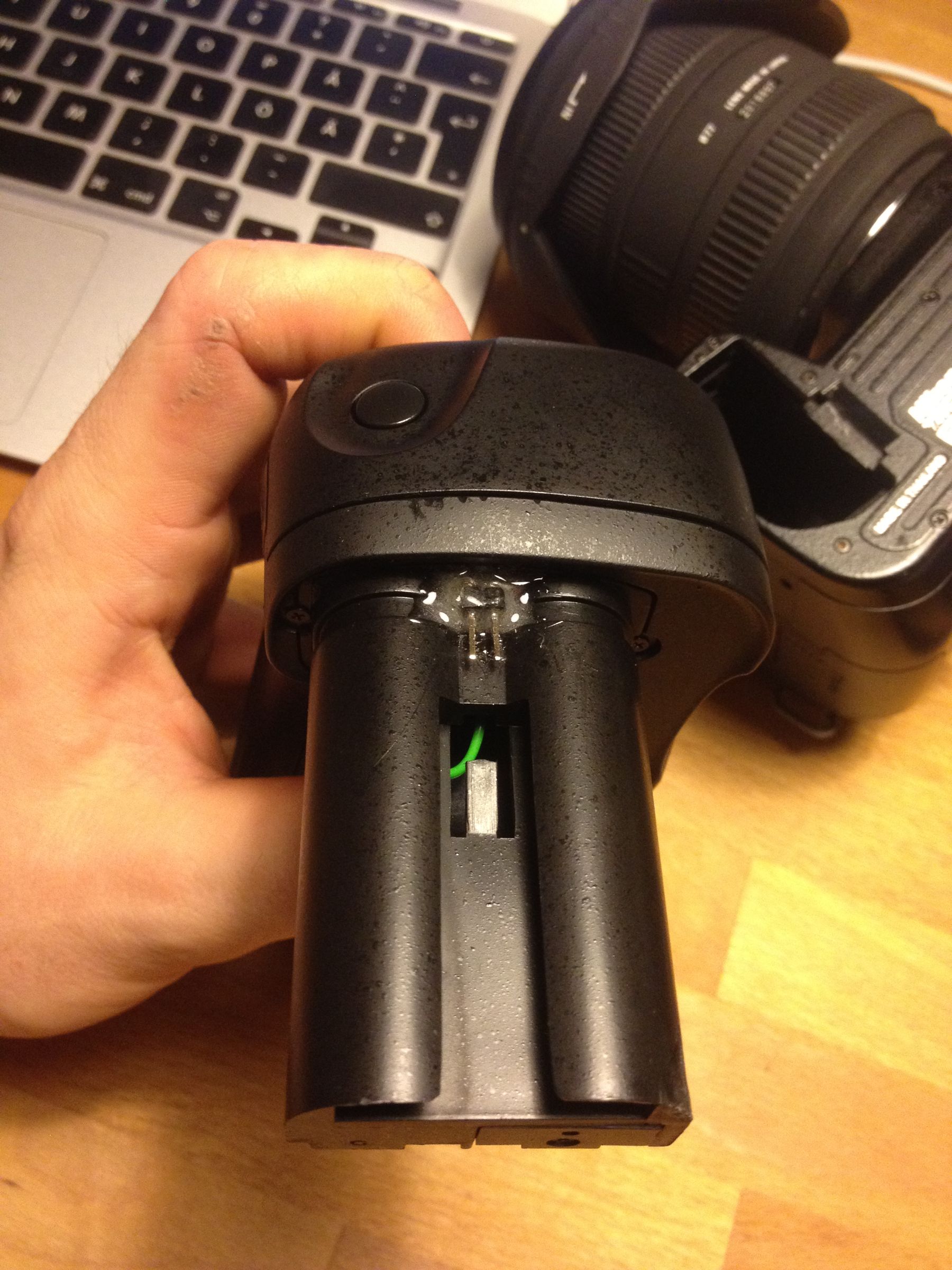 Battery-grip mod for the Nikon D50