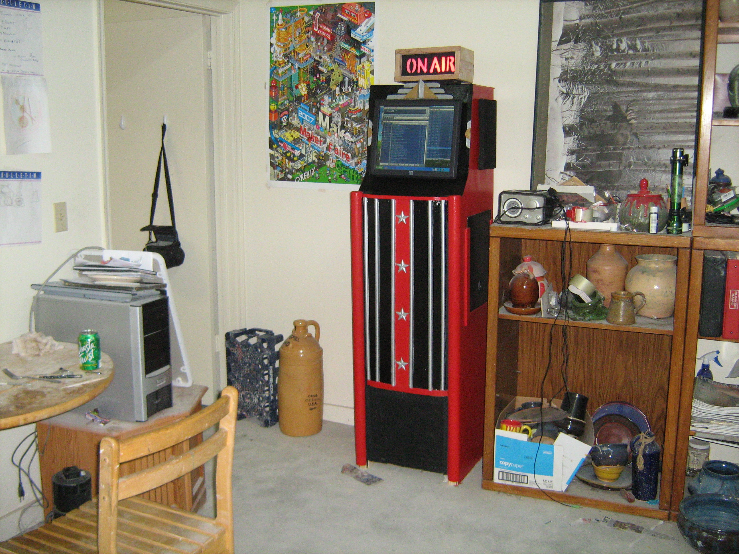 Country Potter Rocks out   DIY Juke Box (and possible future Instructable)