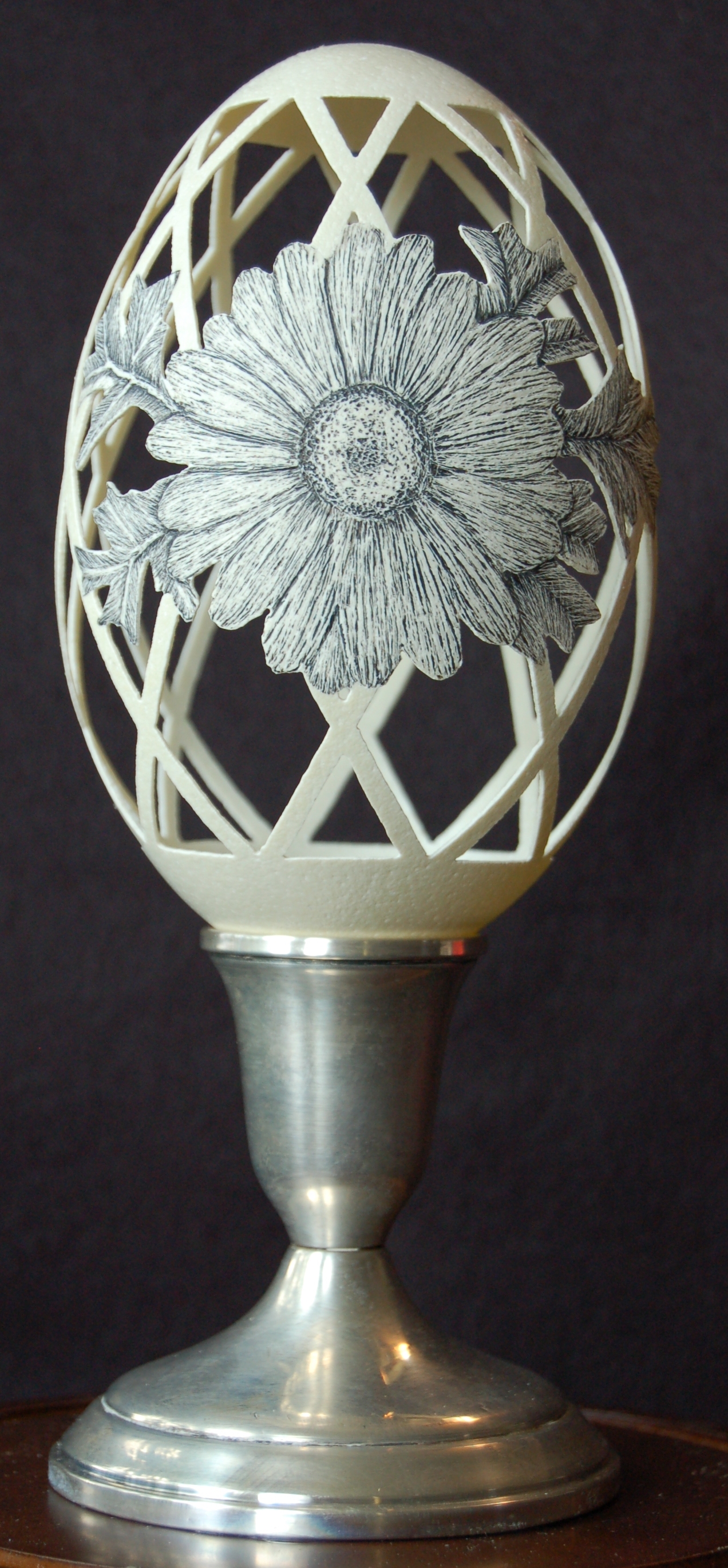 Scrimshaw Daisy on Cutaway Rhea Egg Shell