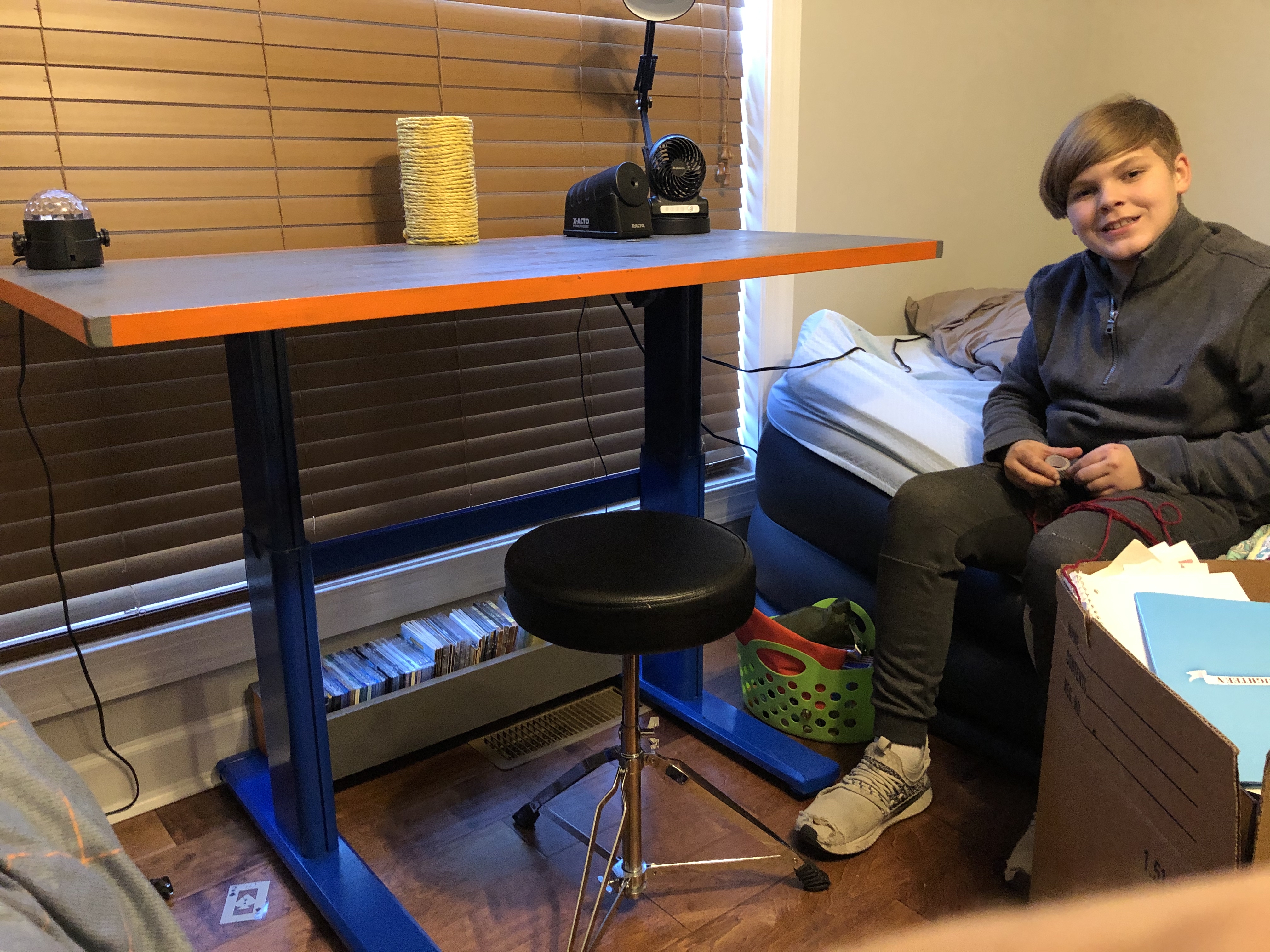 "Throwaway" Steelcase Desks Made New 8 Steps (with Pictures