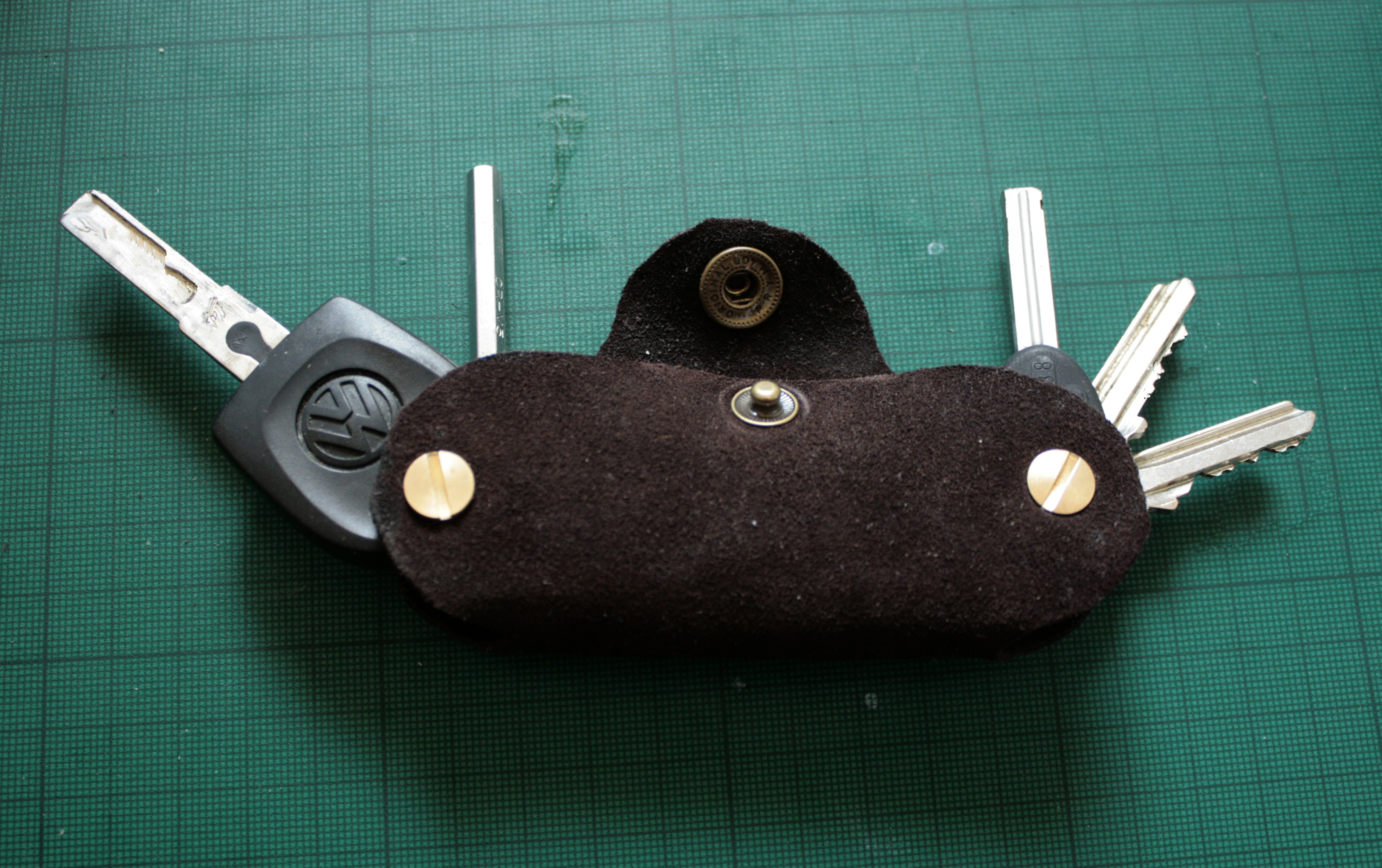 Leather Key Holder : 5 Steps (with Pictures) - Instructables