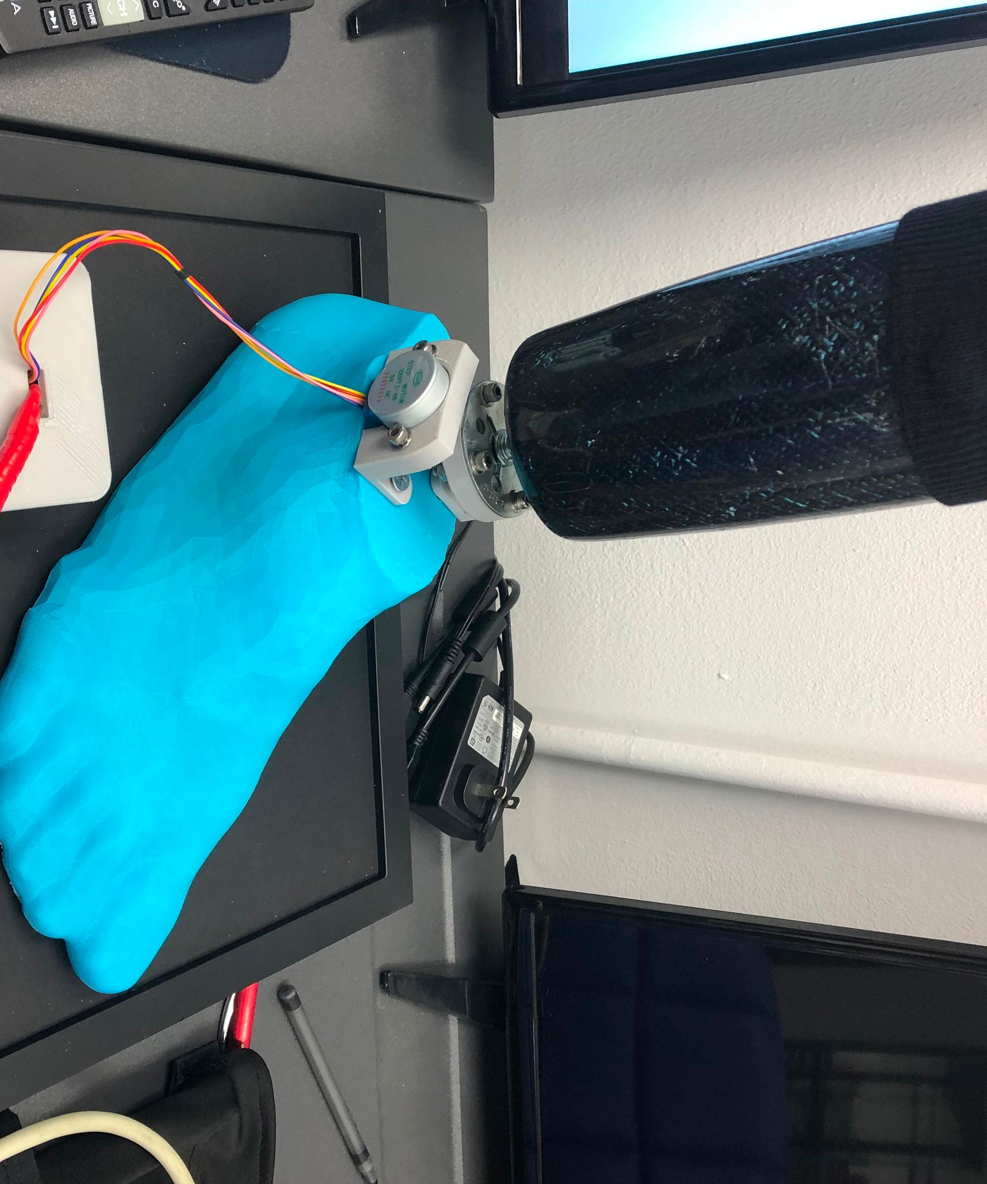 Mechatronic Prosthetic With EMG Sensors 