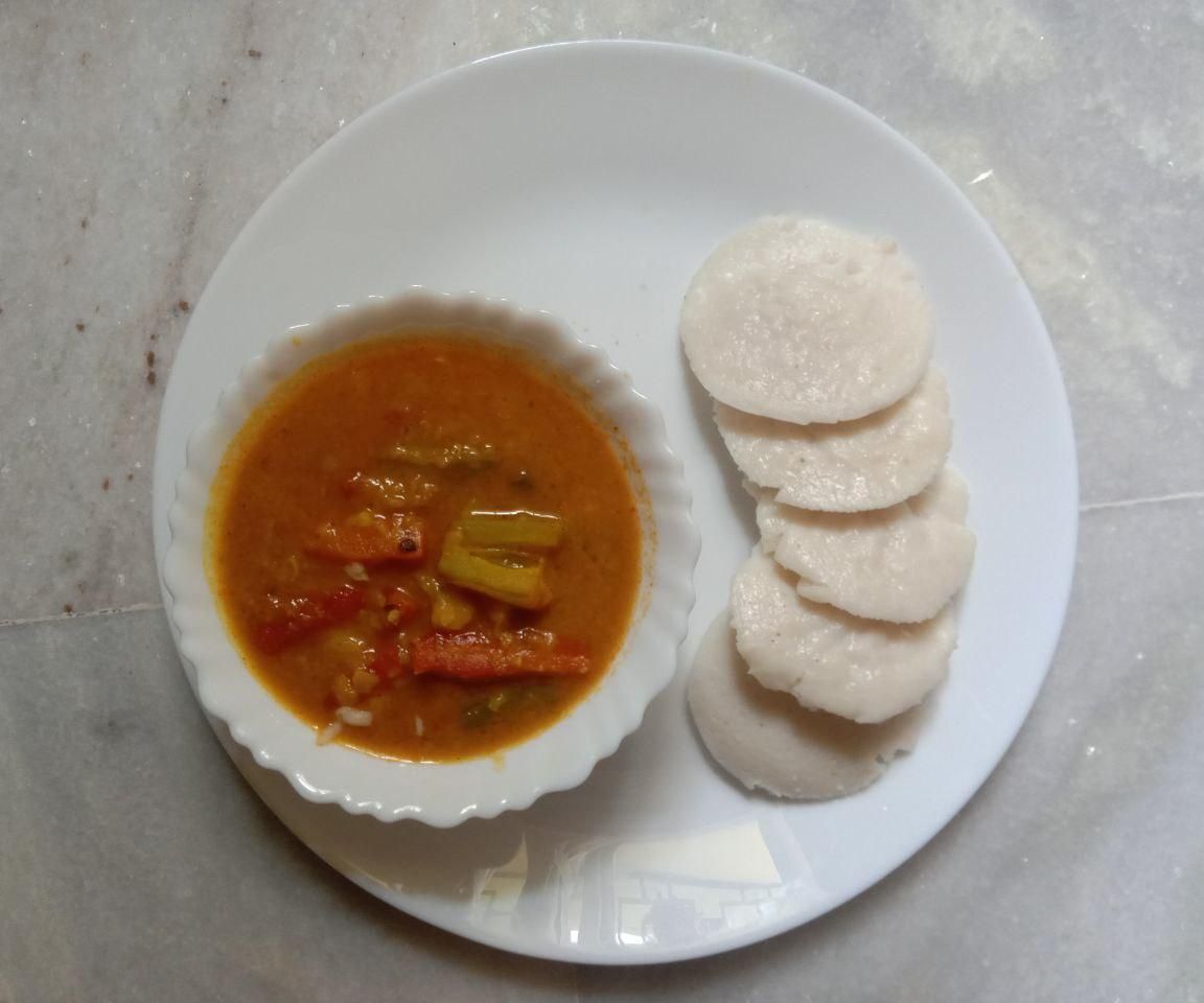 Making Soft & Fluffy Idli (rice Cakes) in an Idli Steamer