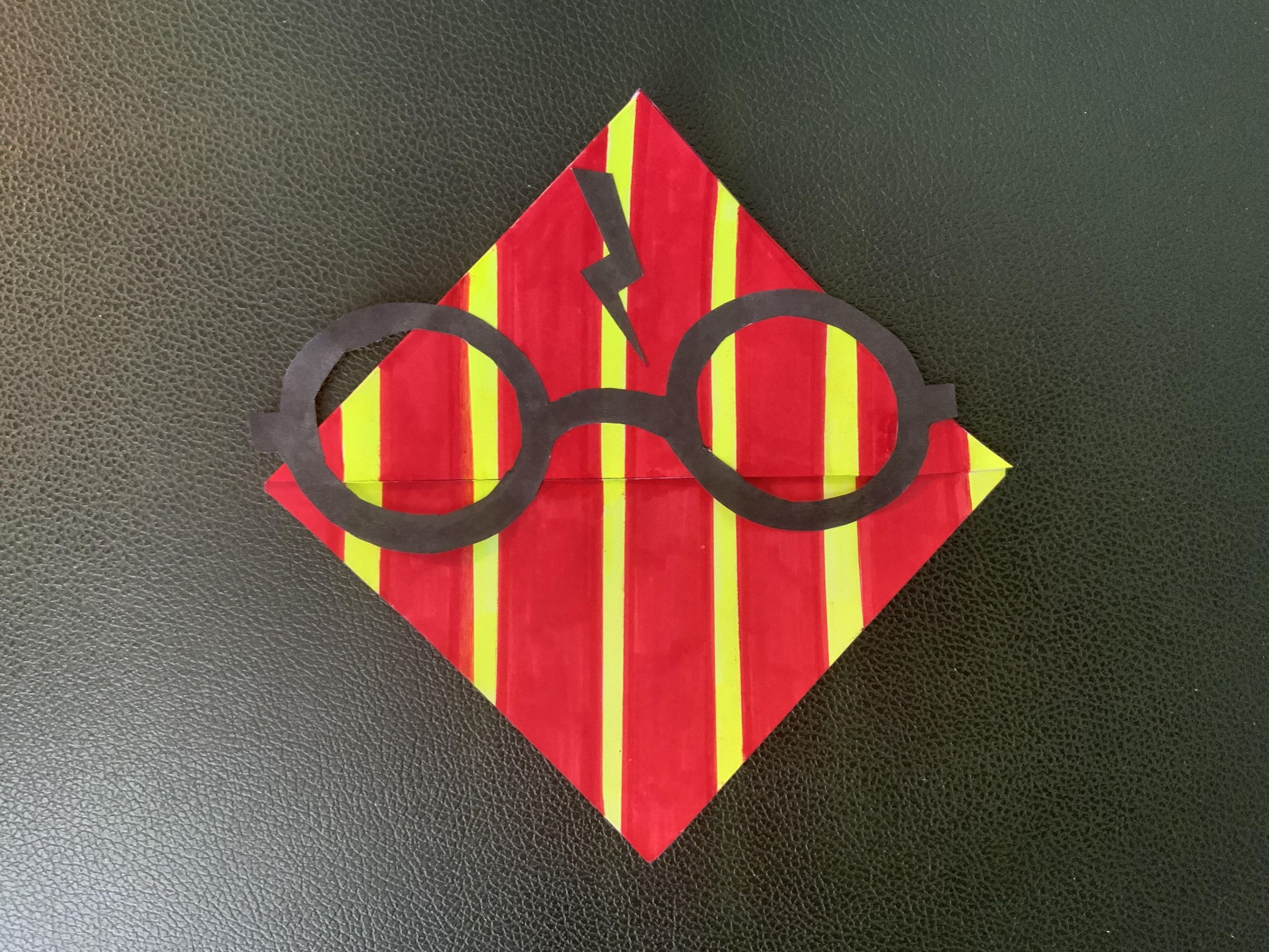 Harry Potter Corner Bookmark : 5 Steps (with Pictures) - Instructables