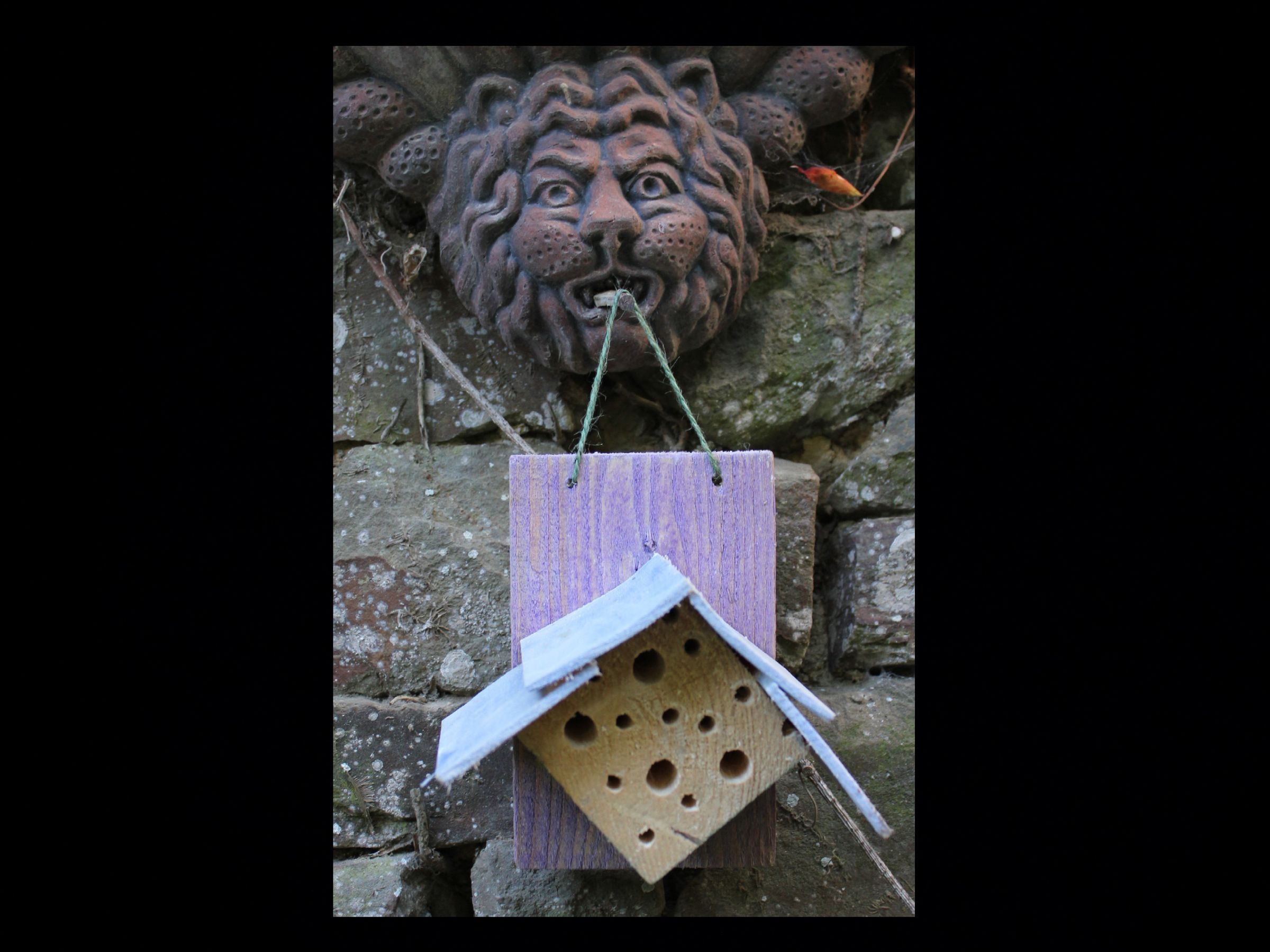4 Home-made Insect Hotels - Motels, Eco Lodges, Chalets and Gites.  4 Hotels Aux Insectes.