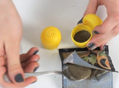 To Do a Set of Condiments Salt and Pepper You Need!!!