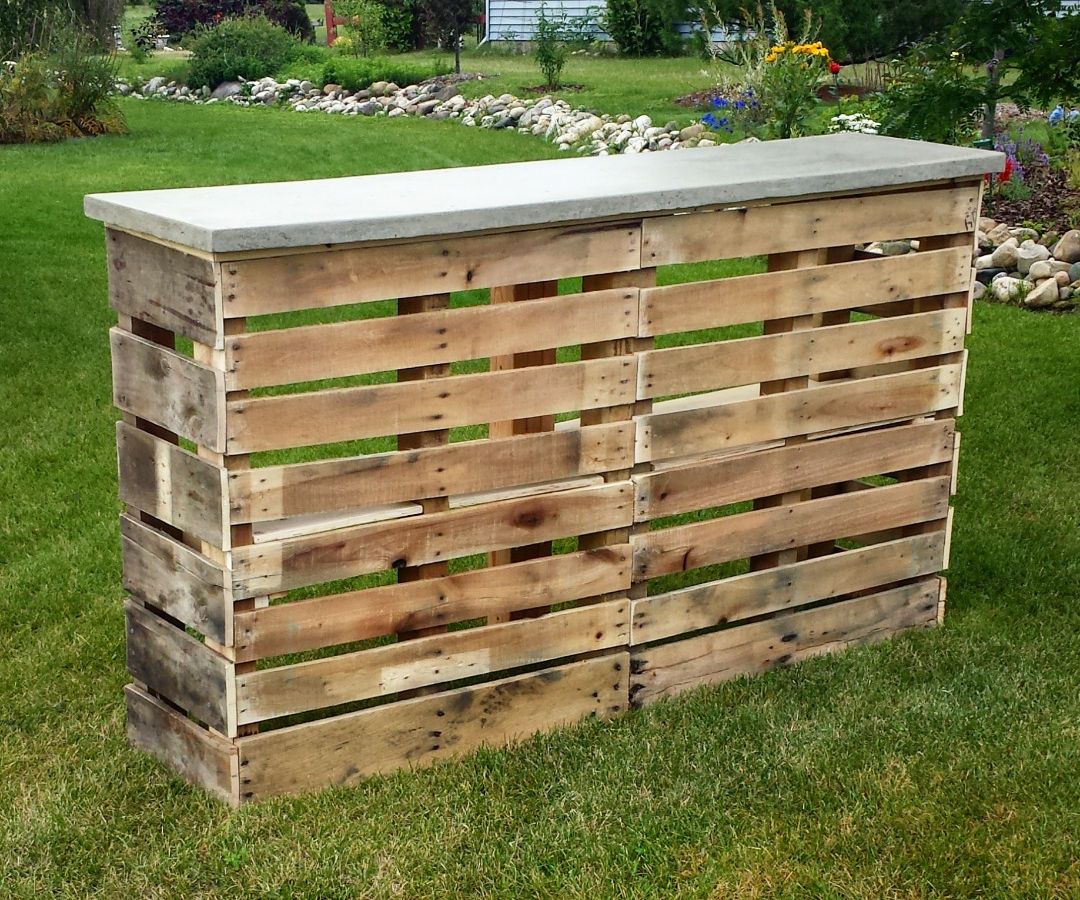 Pallet Patio Bar With Concrete Top