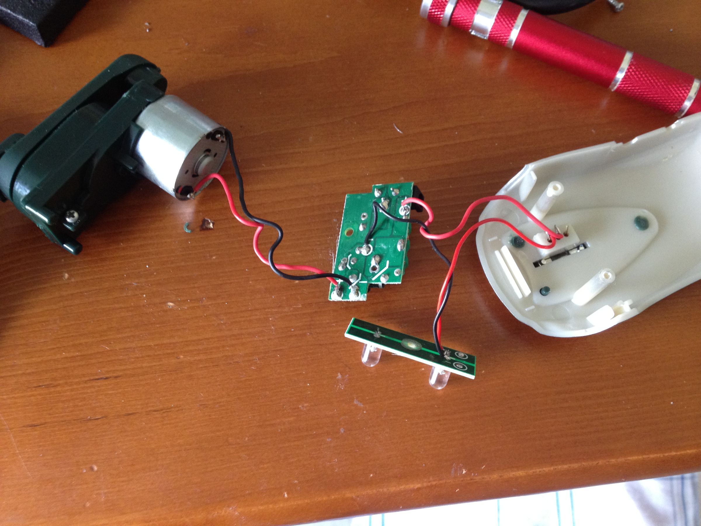 hand charged working clock