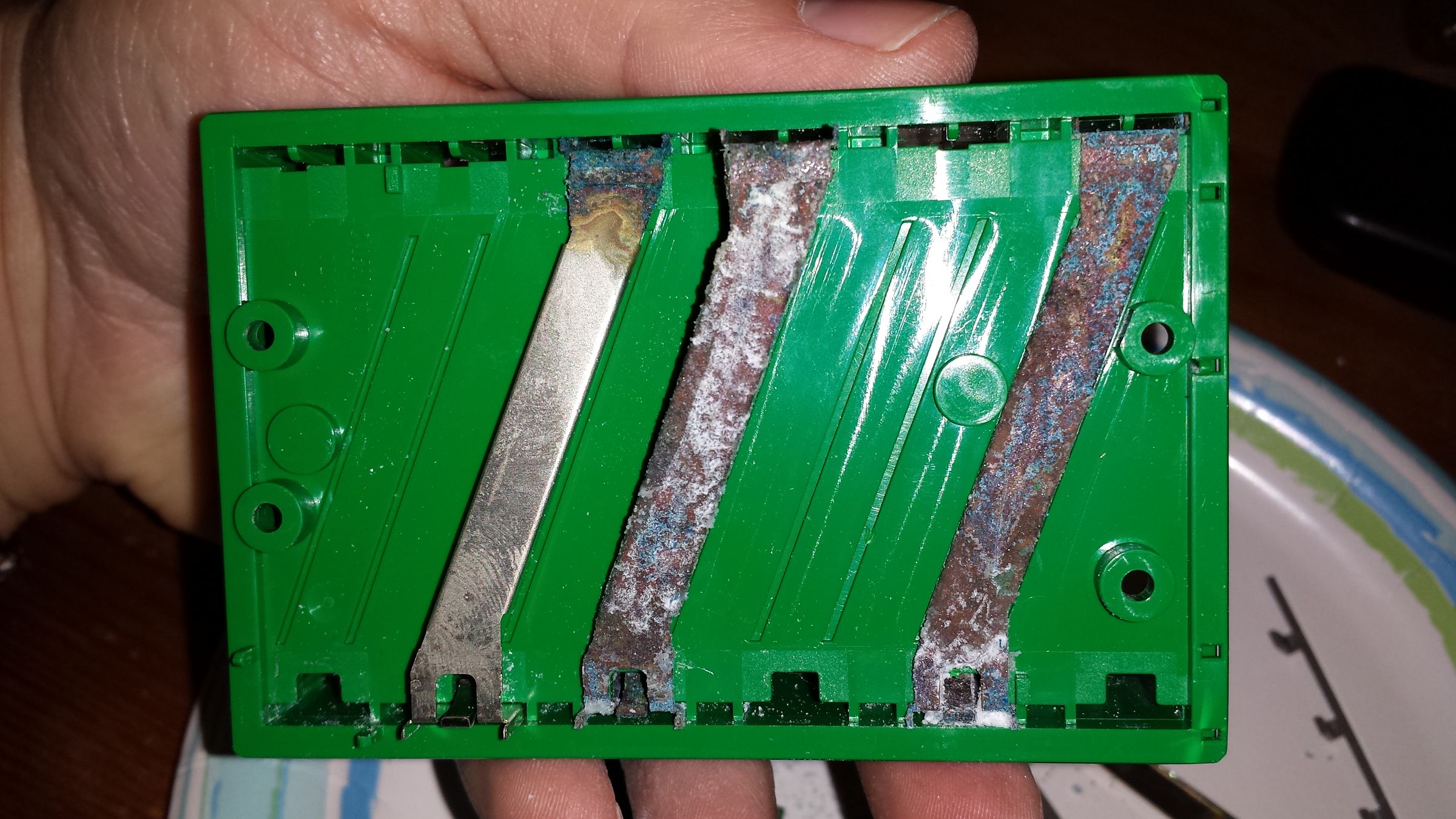 Restoring Corroded Battery Contacts 7 Steps (with Pictures