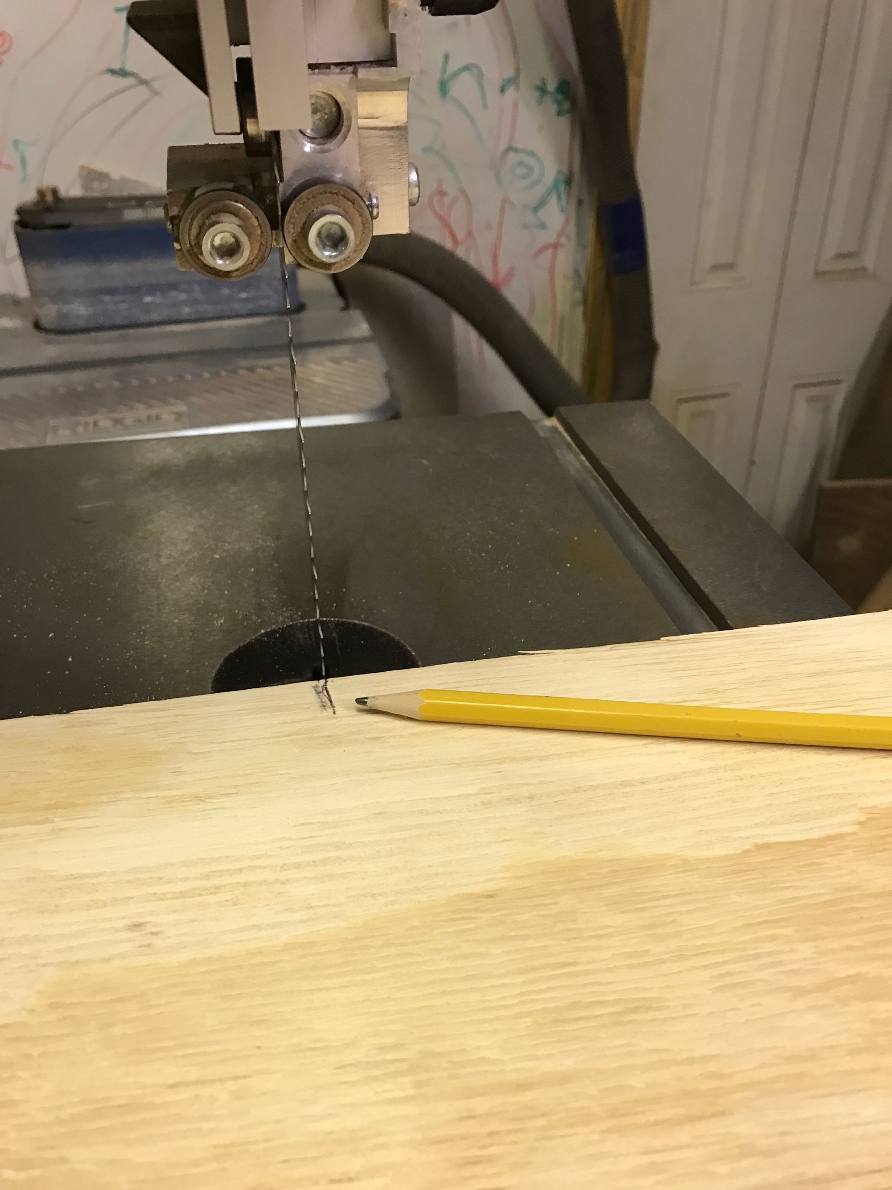 The Easiest and Cheapest Band Saw Circle Jig! 7 Steps (with Pictures