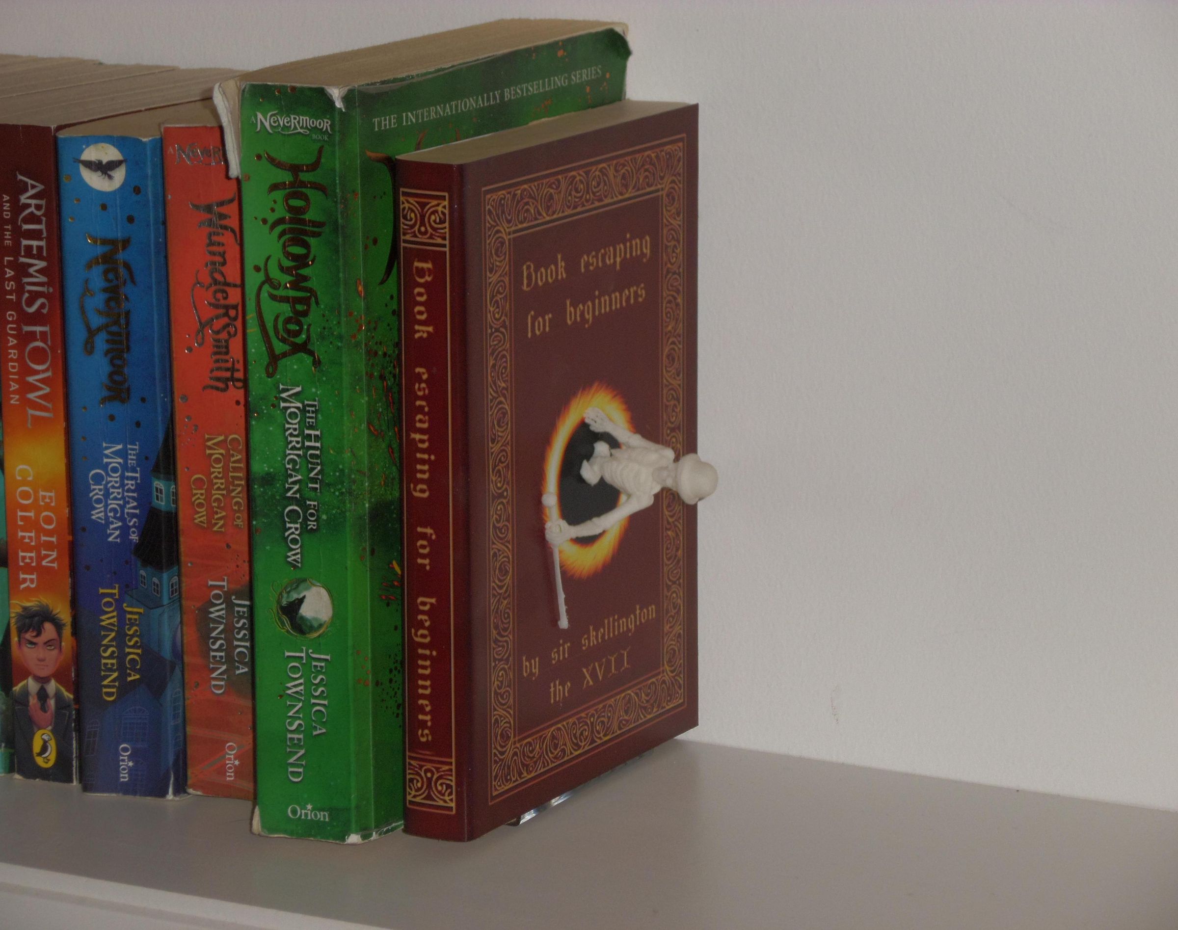 Portal Bookend (less Than €10)