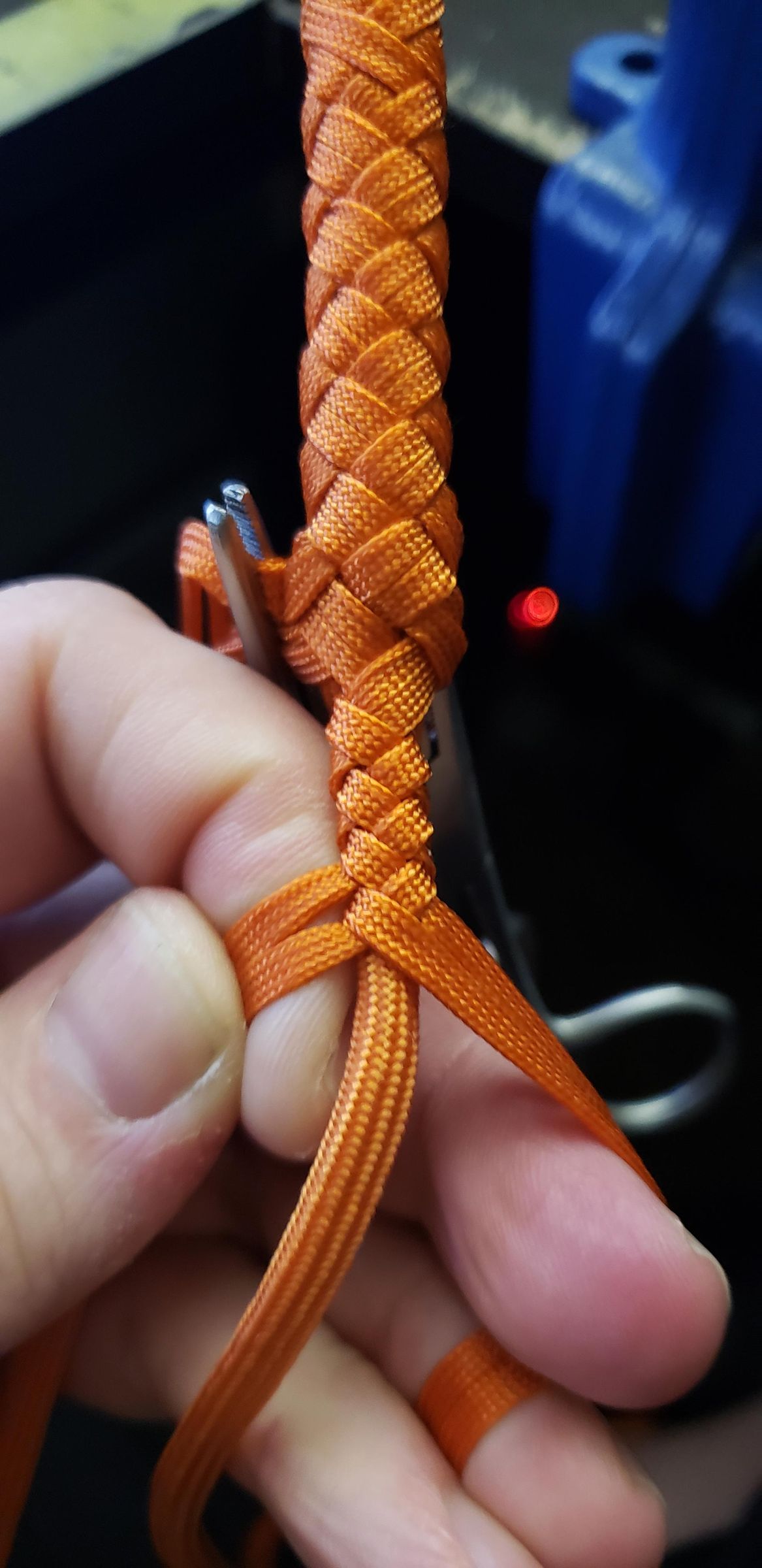 3 Tailed 24 Plait Paracord Bullwhip : 7 Steps - Instructables