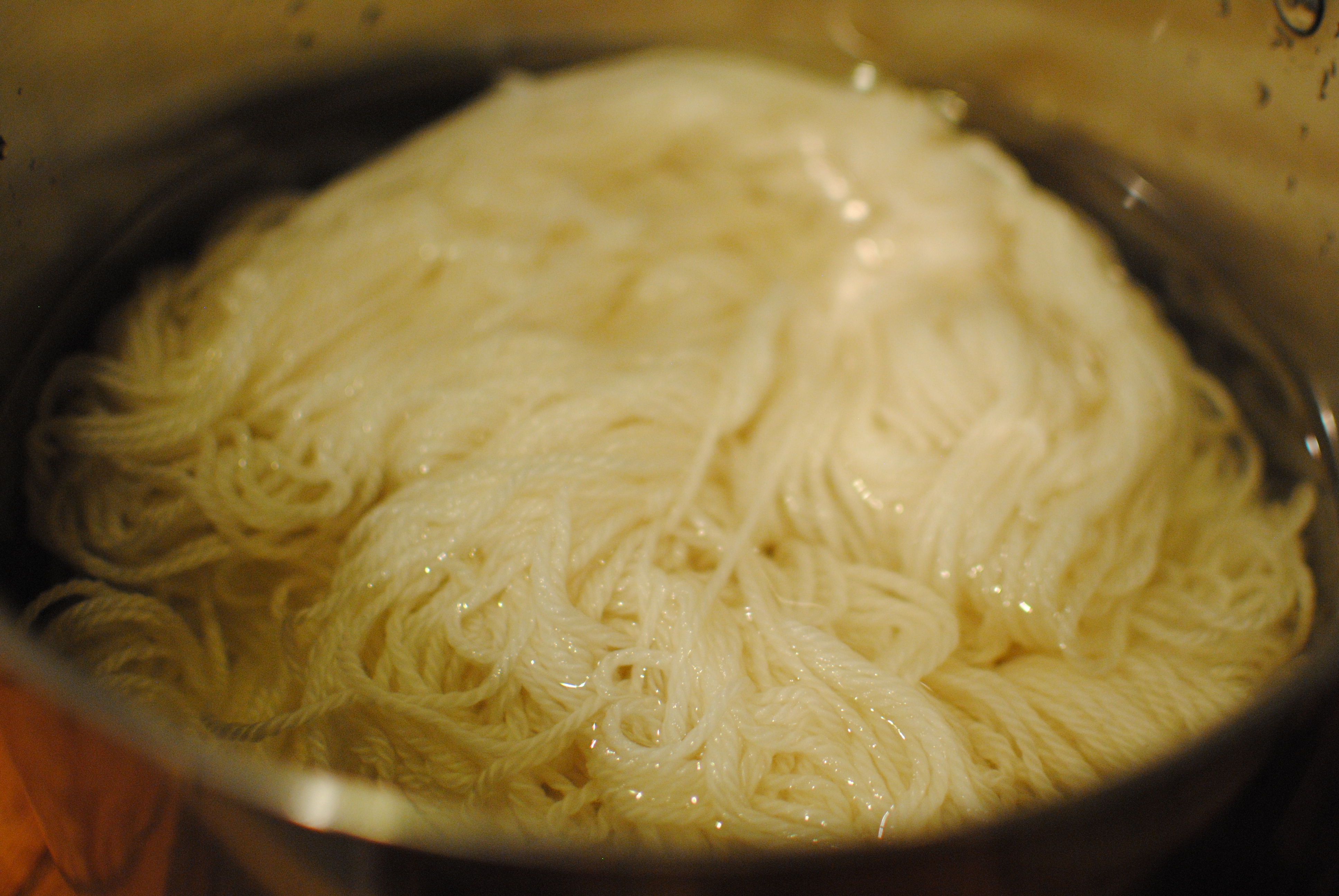 Naturally Dye Yarn With Avocado and Knit a Simple Scarf 10 Steps