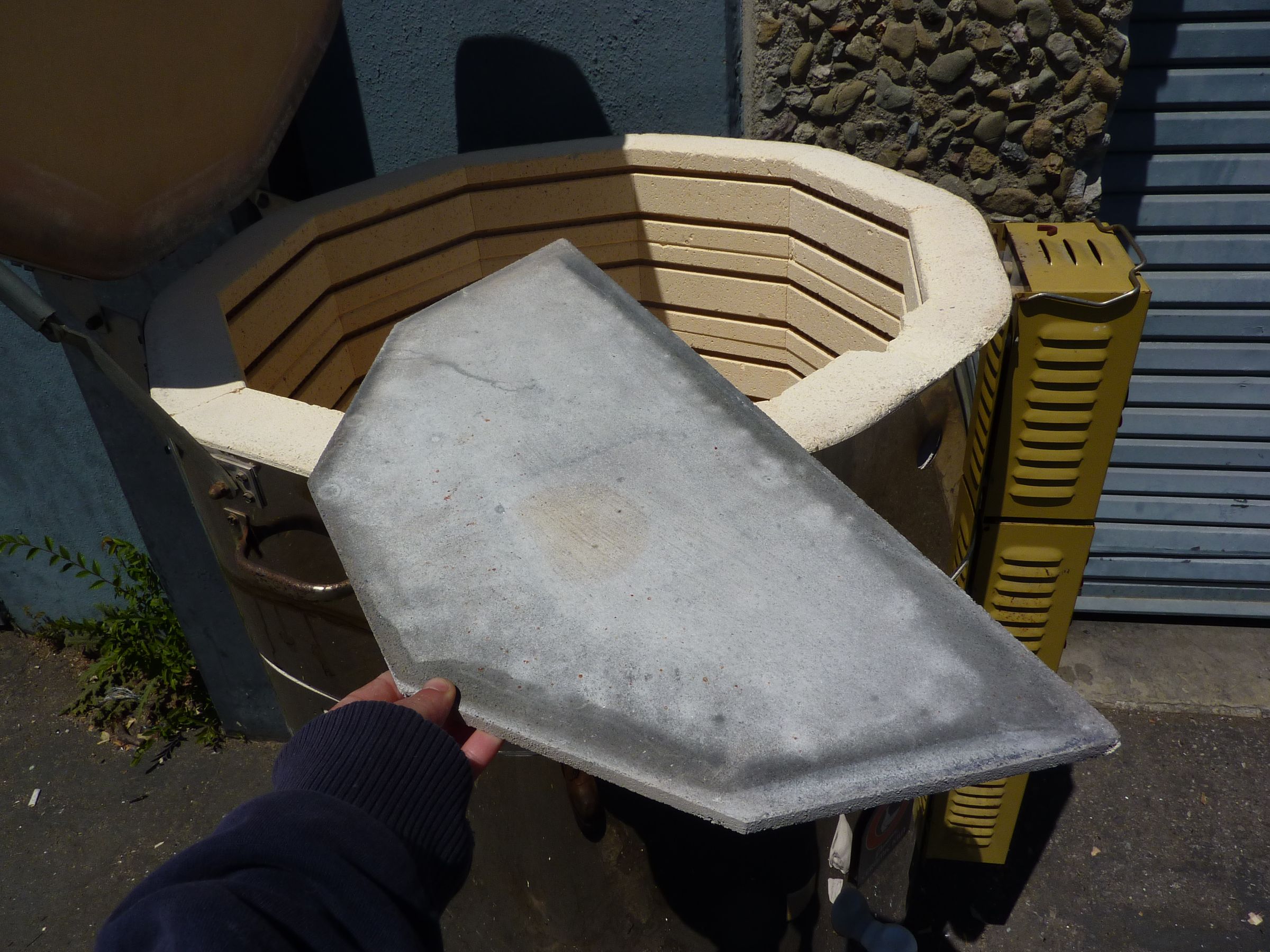 How to Kilnwash and Set Up Shelving in a Kiln 5 Steps Instructables