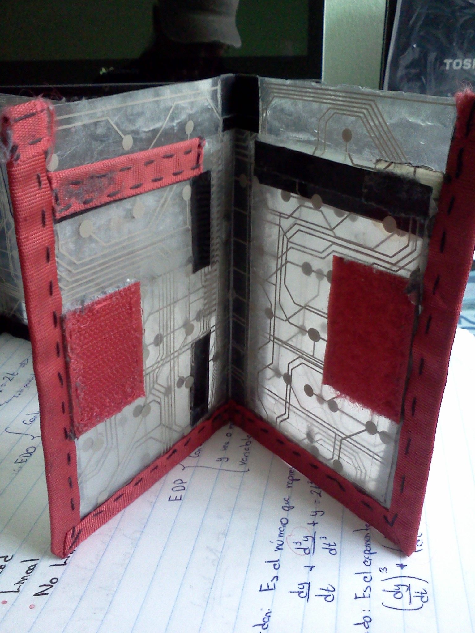 Keyboard Wallet With Magnetic Closure