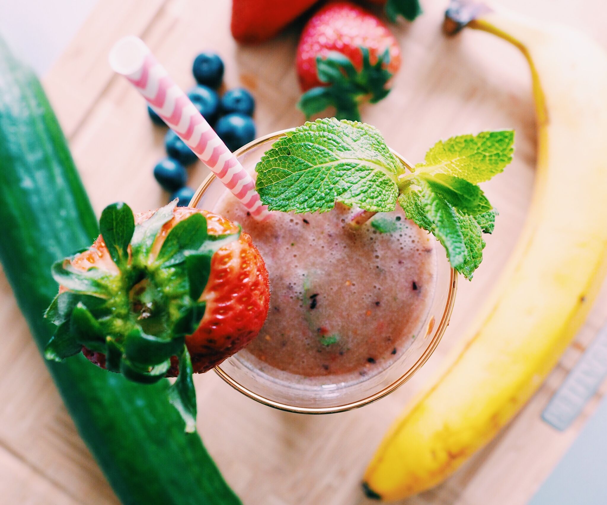 RECIPE | GREEN BERRY SMOOTHIE FOR HEALTHY HAIR