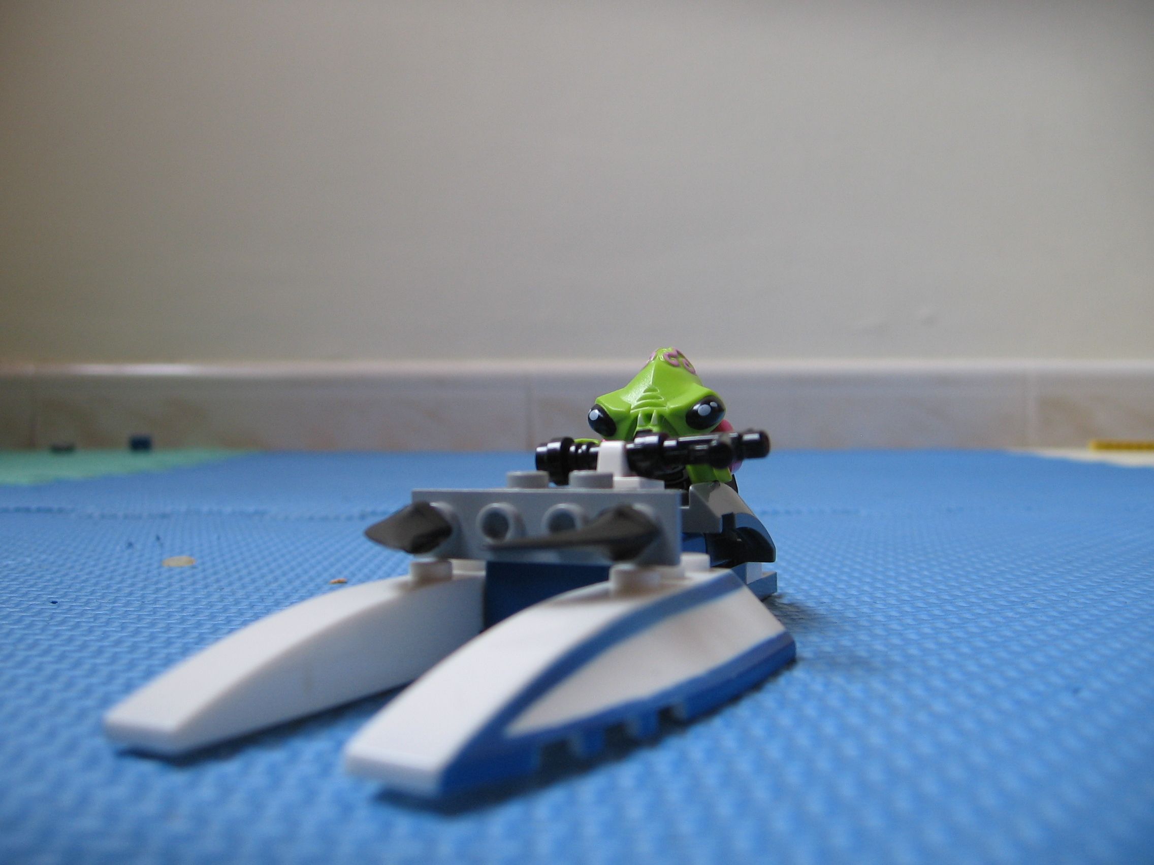Lego space craft with alien