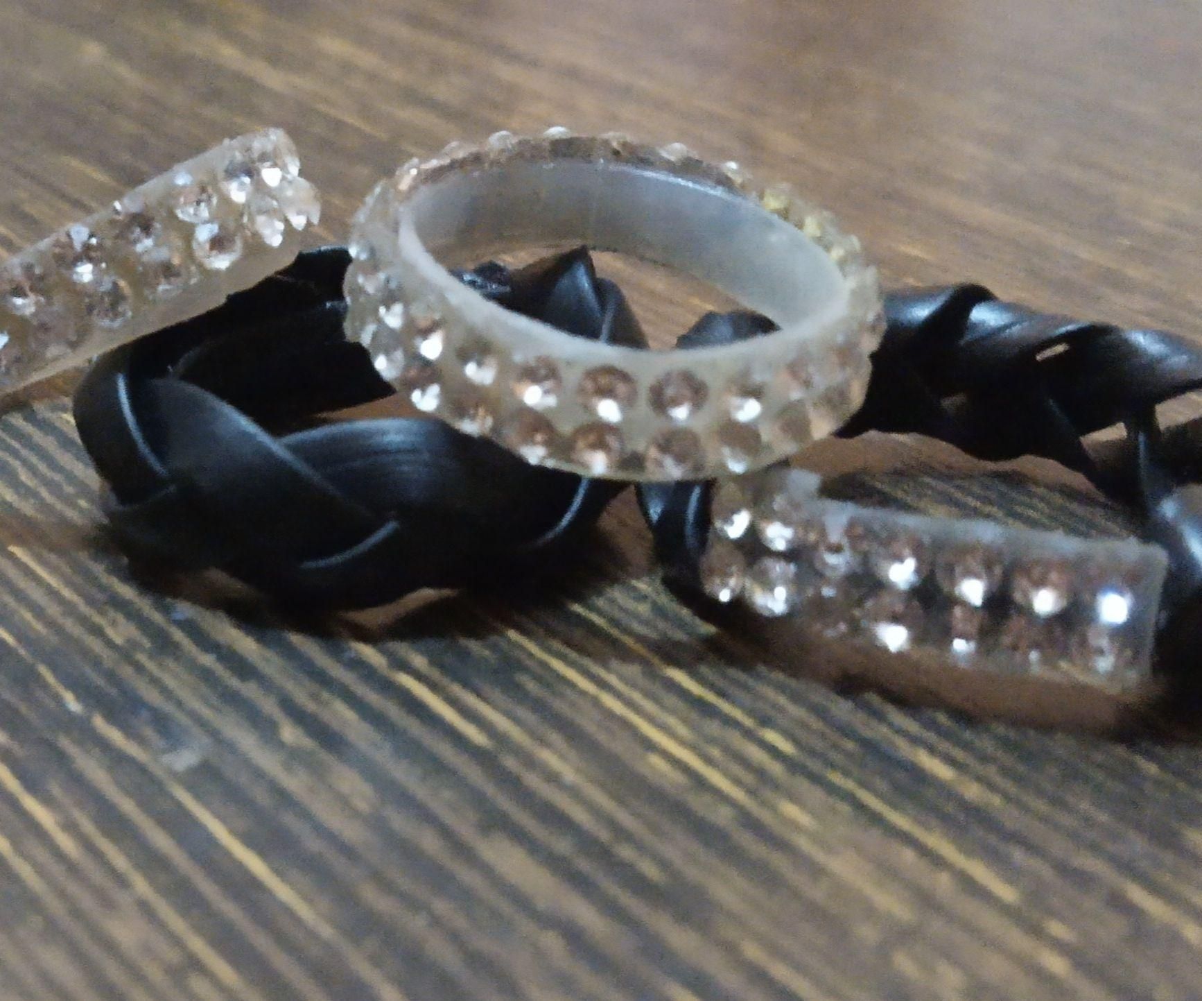 Finger Rings Using Waste Materials
