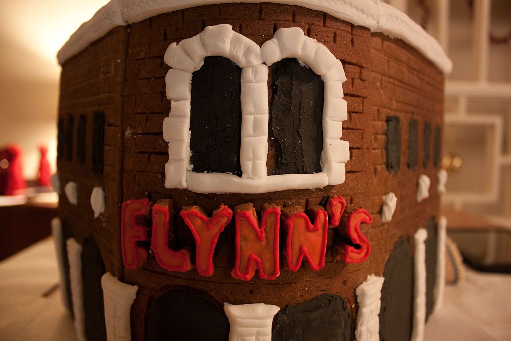 Gingerbread "Flynn's Arcade" From TRON