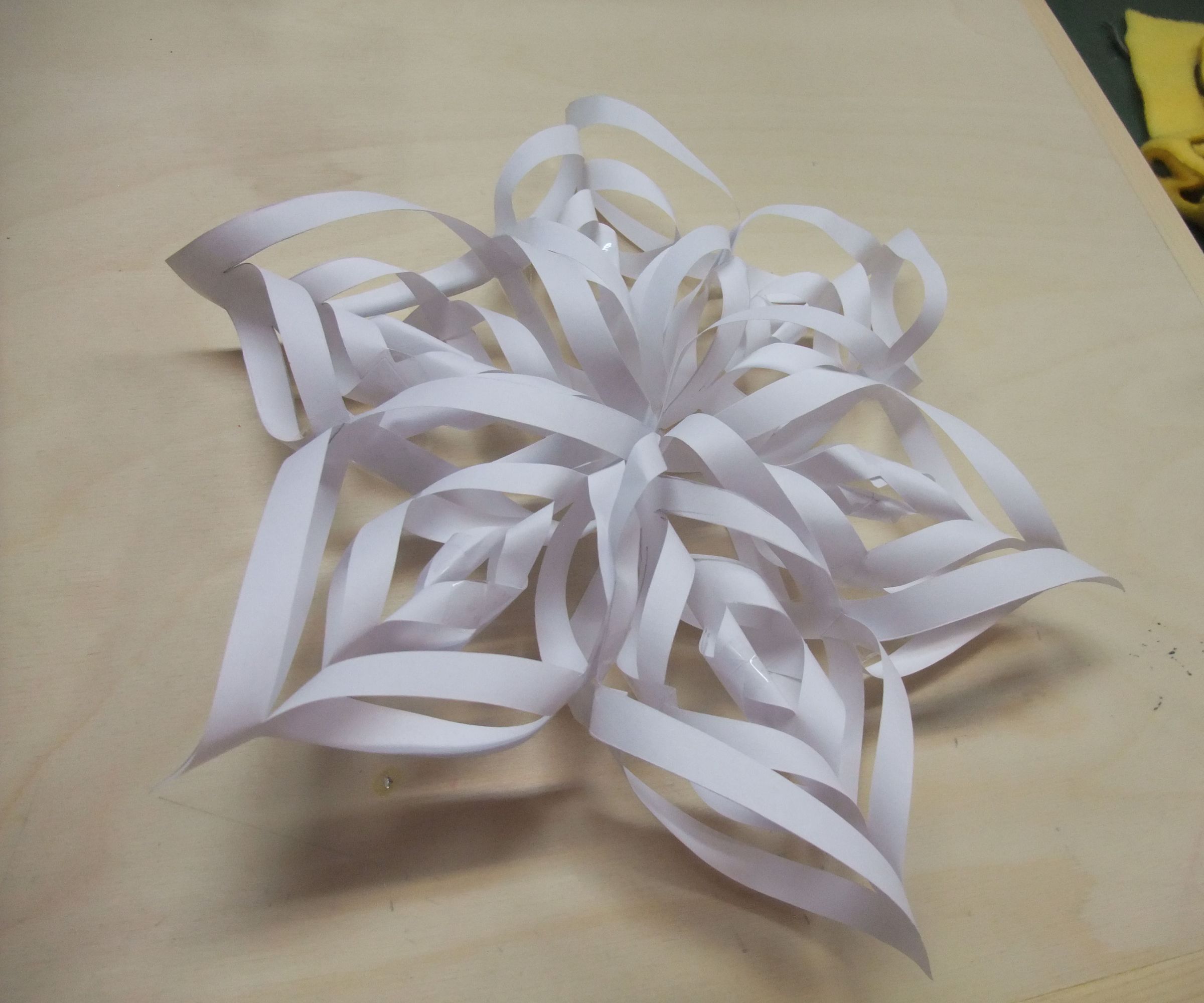 Super Easy Decorative Paper Flower/Snowflake